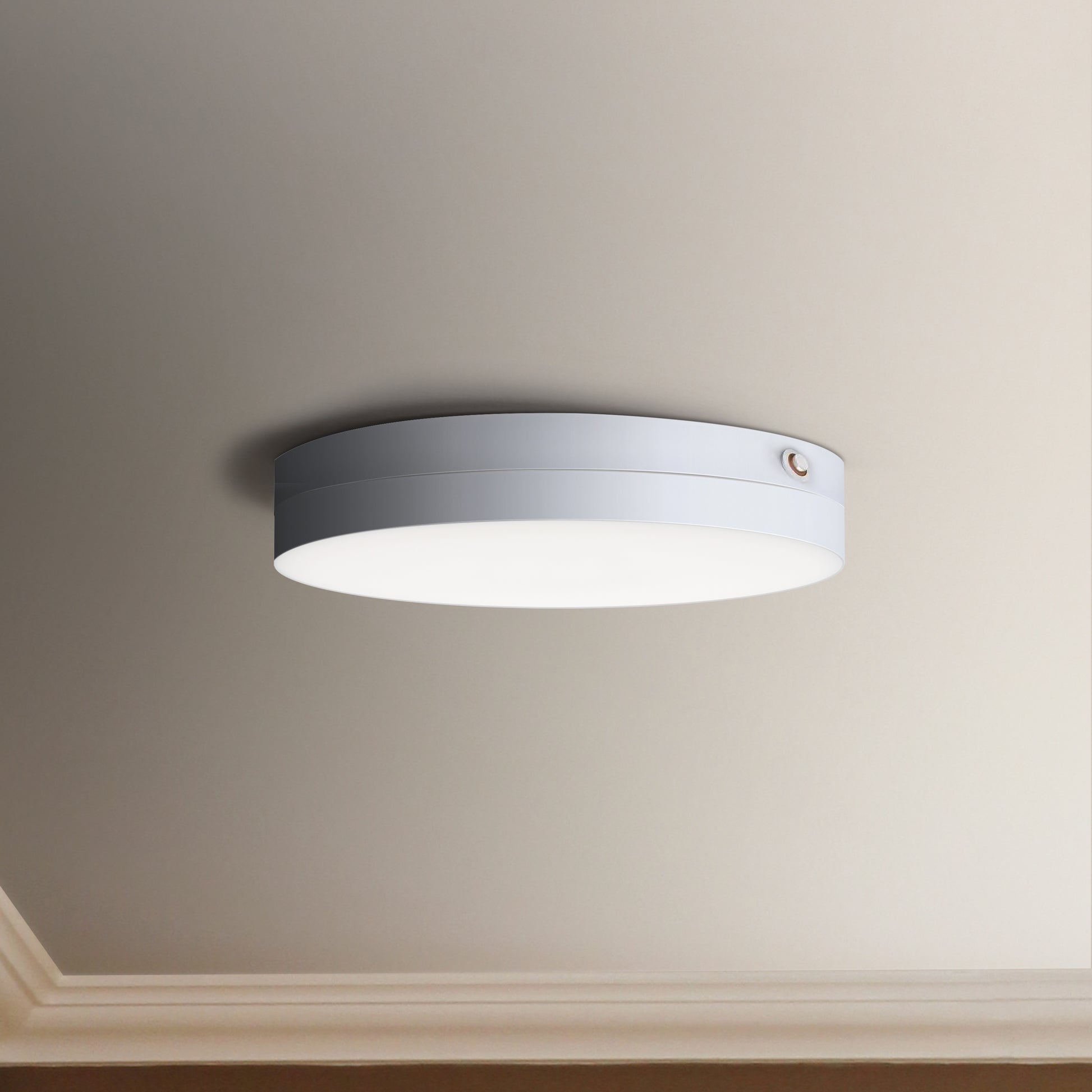Trim 7" RD LED Surface Mount 4000k EM White by Maxim Lighting