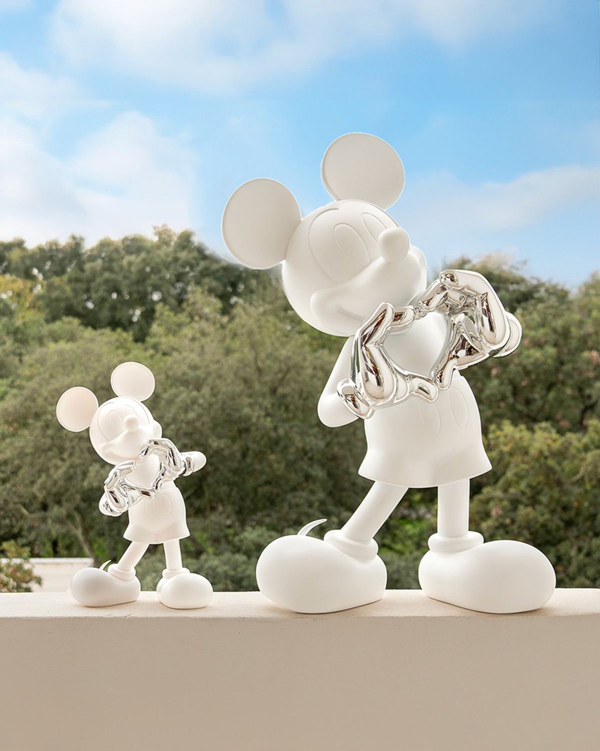 Leblon Delienne Mickey With Love by Kelly Hoppen sculpture in White & Silver, 12 inch – view 6