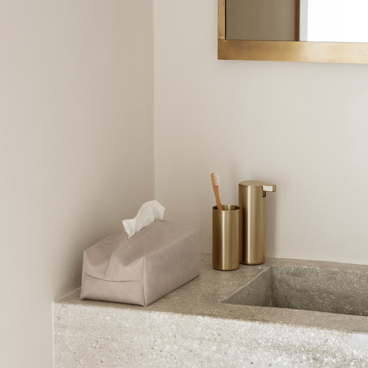 blomus SAHLA Faux Suede Tissue Box Cover, Sleeve or Box – SAHLA tissue cover styled with blomus MODO (1)
