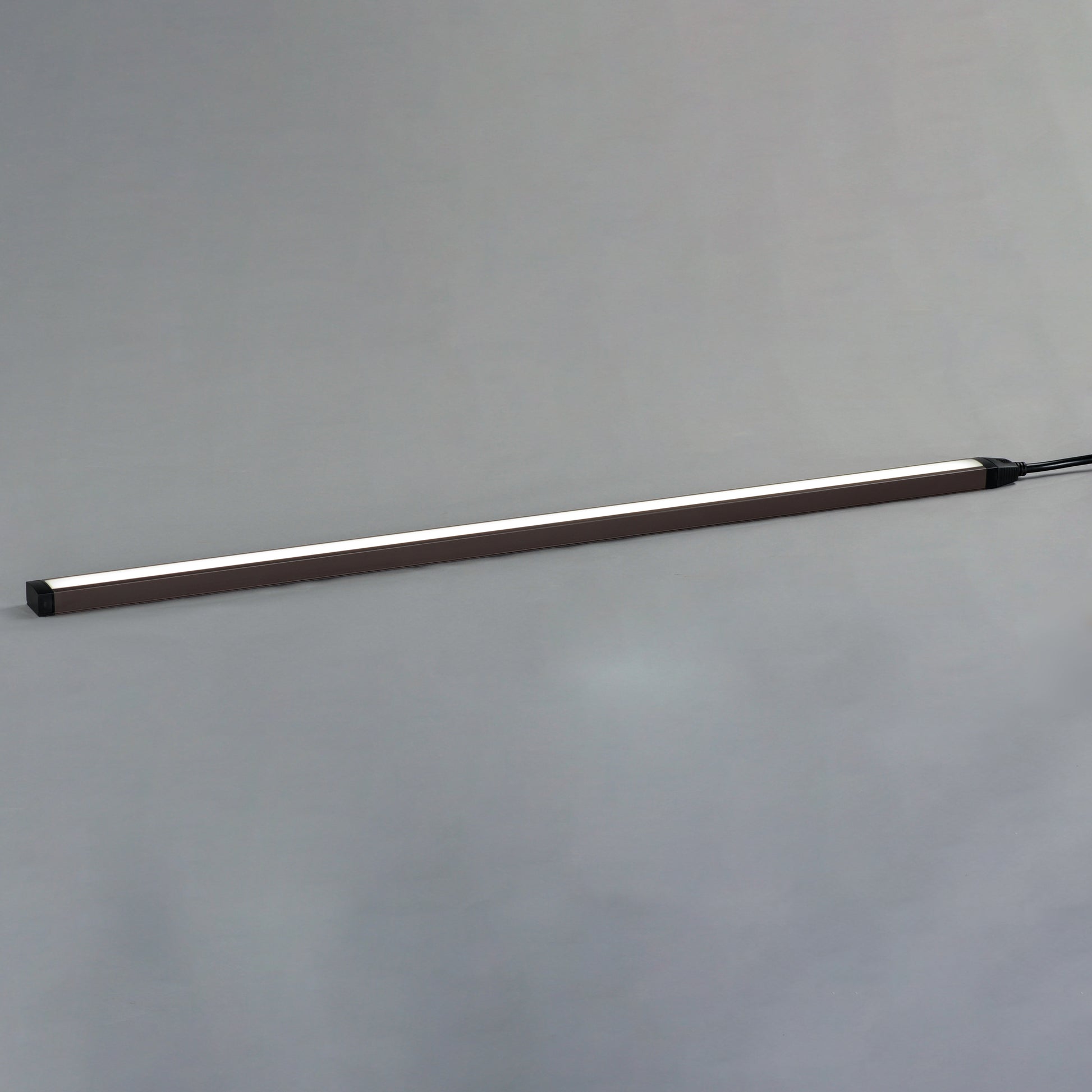 CounterMax 120V Slim 36" LED UC White Tunable Bronze by Maxim Lighting