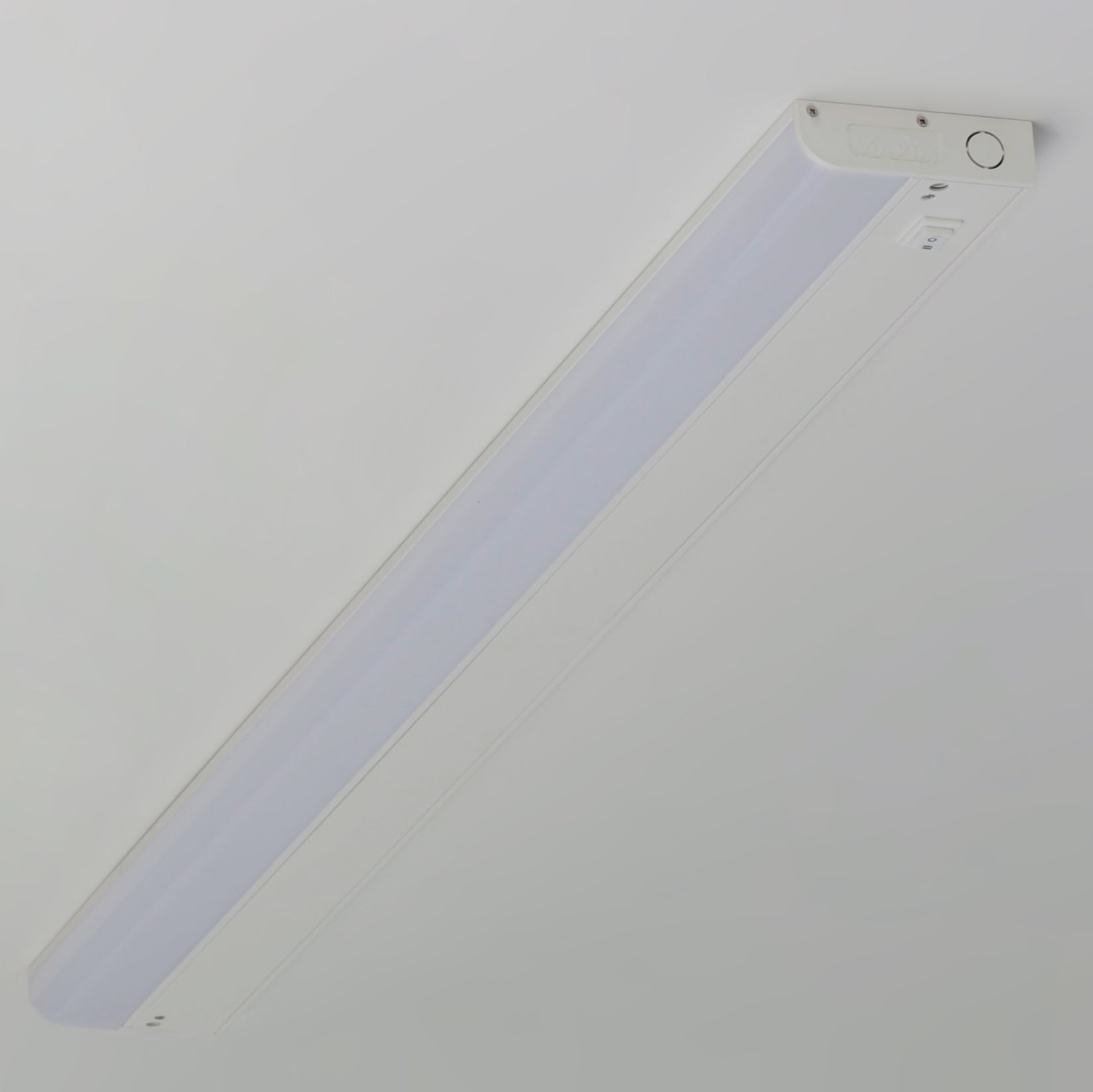 CounterMax 1K 36" LED Under Cabinet 3000K White by Maxim Lighting