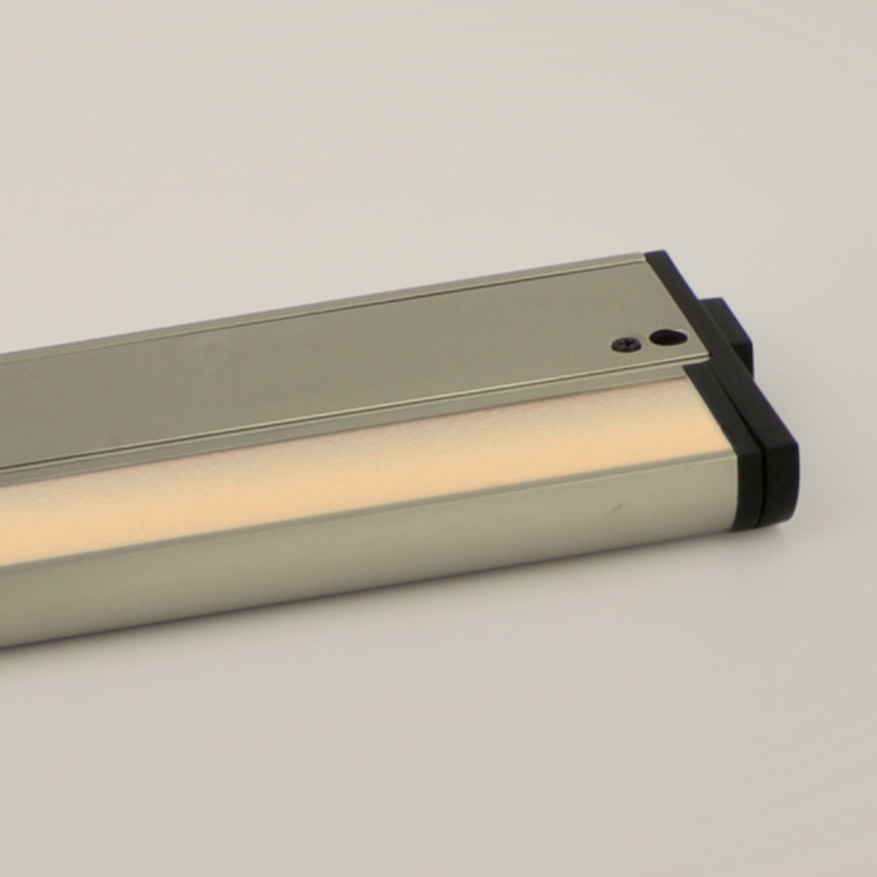CounterMax 5K 18" 2700-5000K LED Under Cabinet Satin Nickel by Maxim Lighting