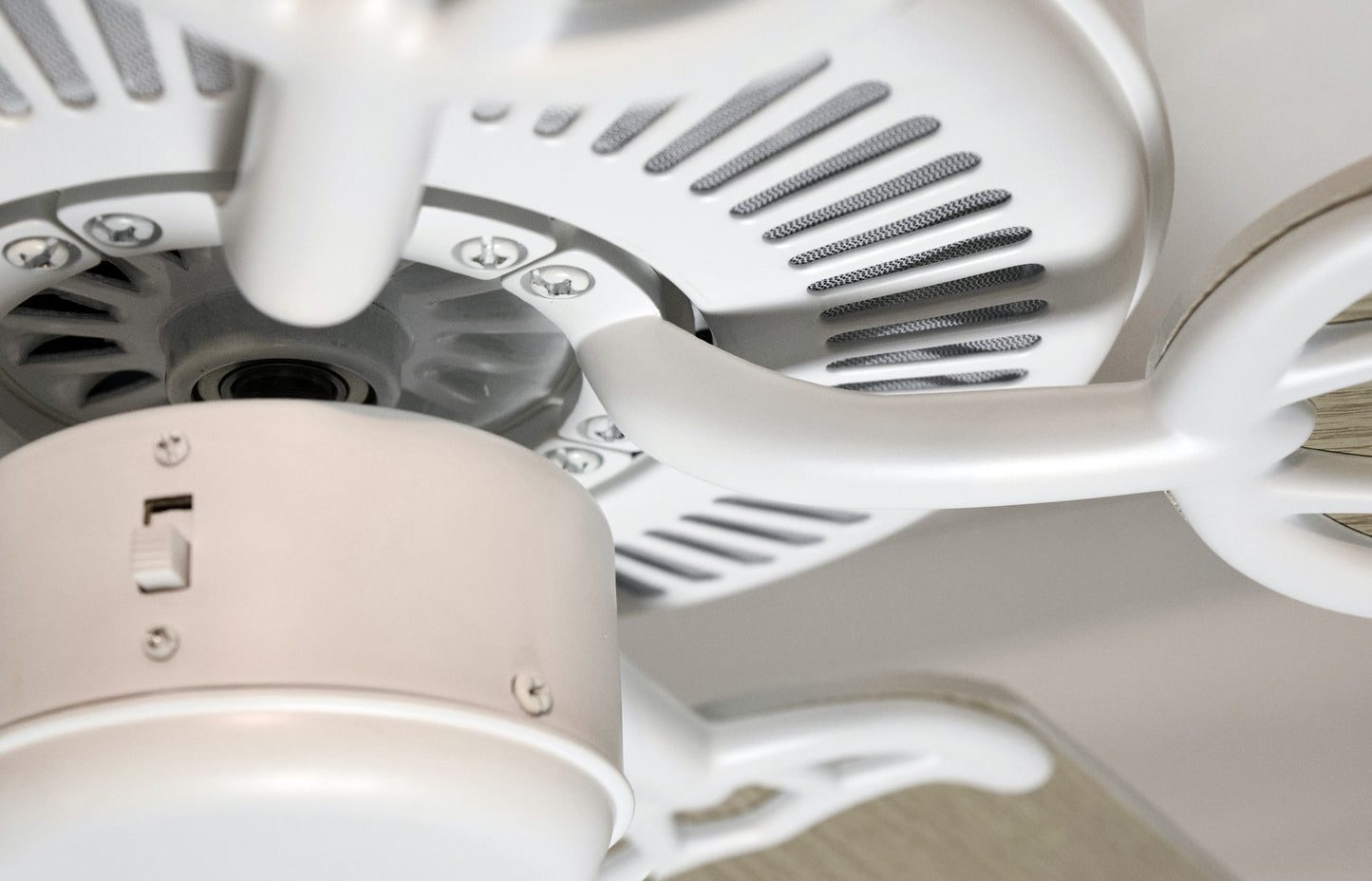 Basic-Max 52" White Fan White/Light Oak Blades Matte White by Maxim Lighting
