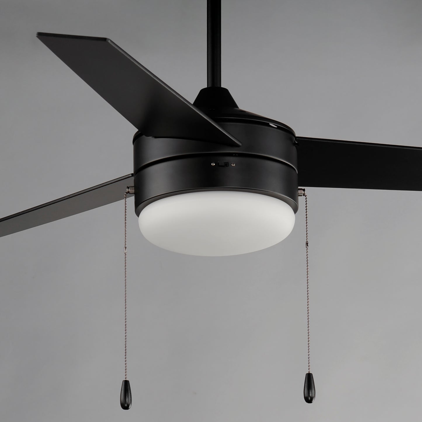 Trio 52" 3-Blade Fan w Pull Chain Black/Walnut by Maxim Lighting