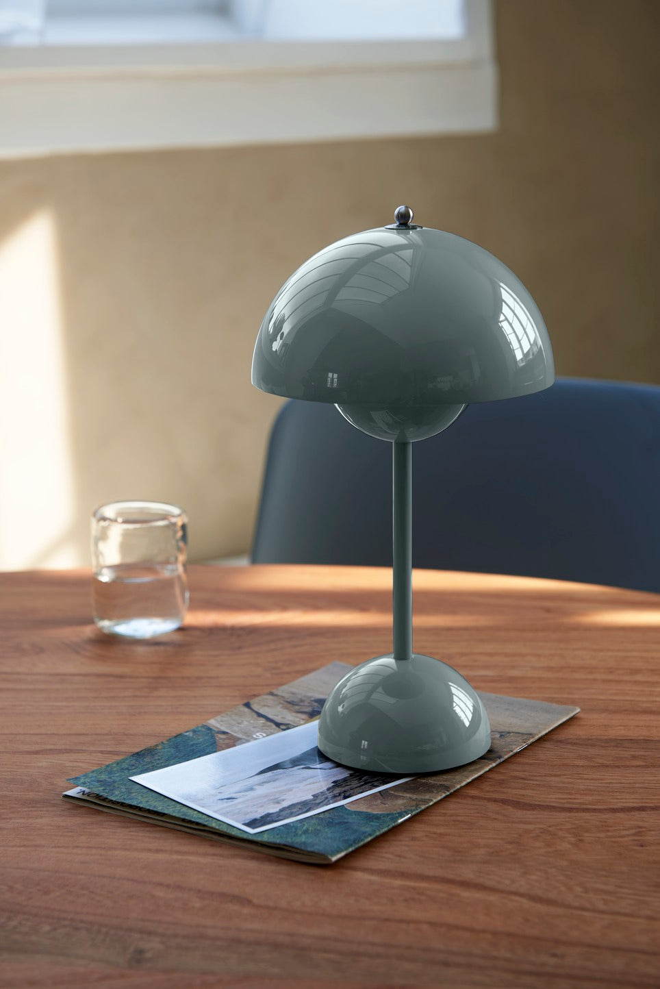 Flowerpot Portable Table Lamp Vp9 by &tradition