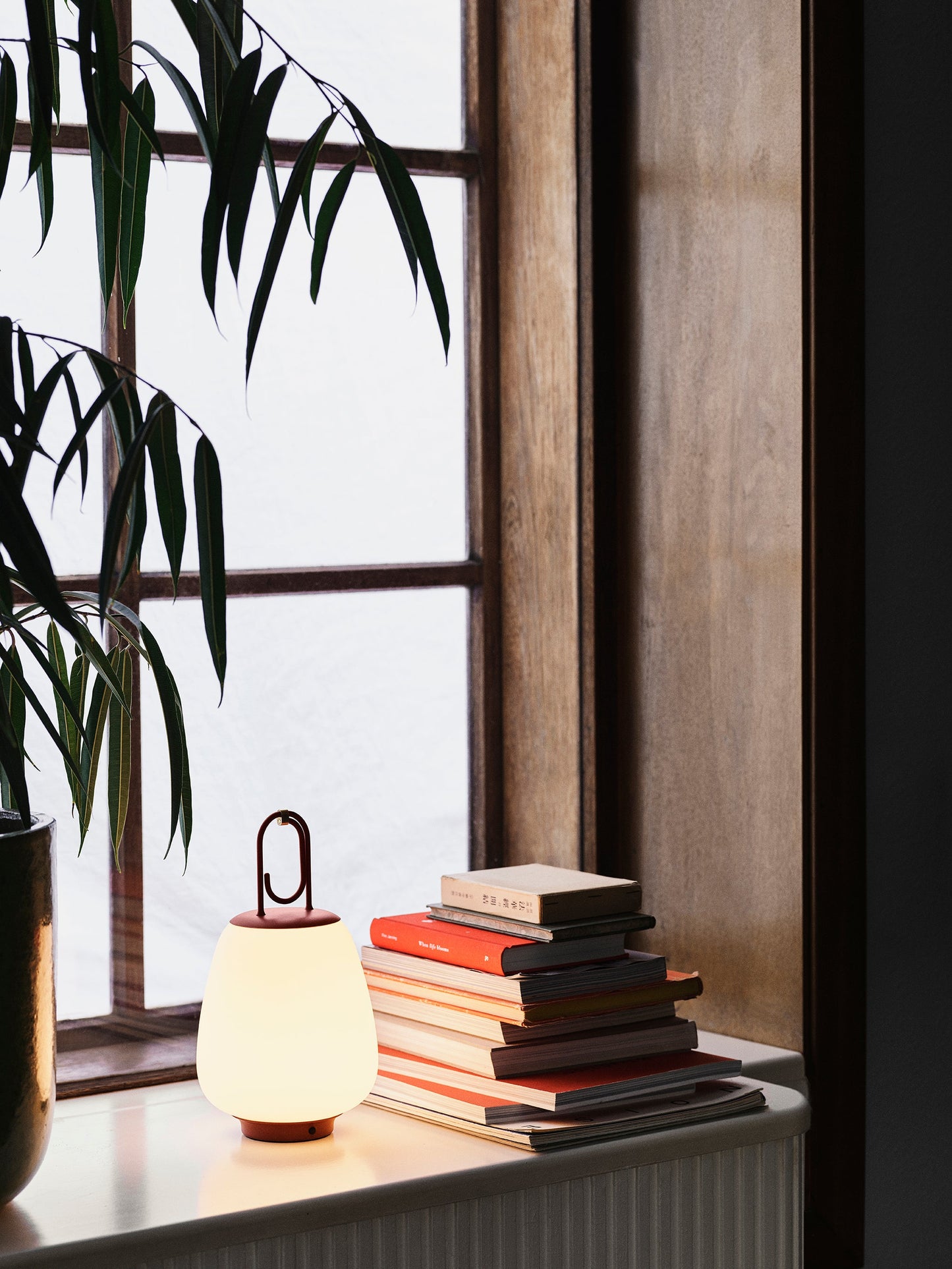 Lucca Sc51 Portable Table Lamp by &tradition