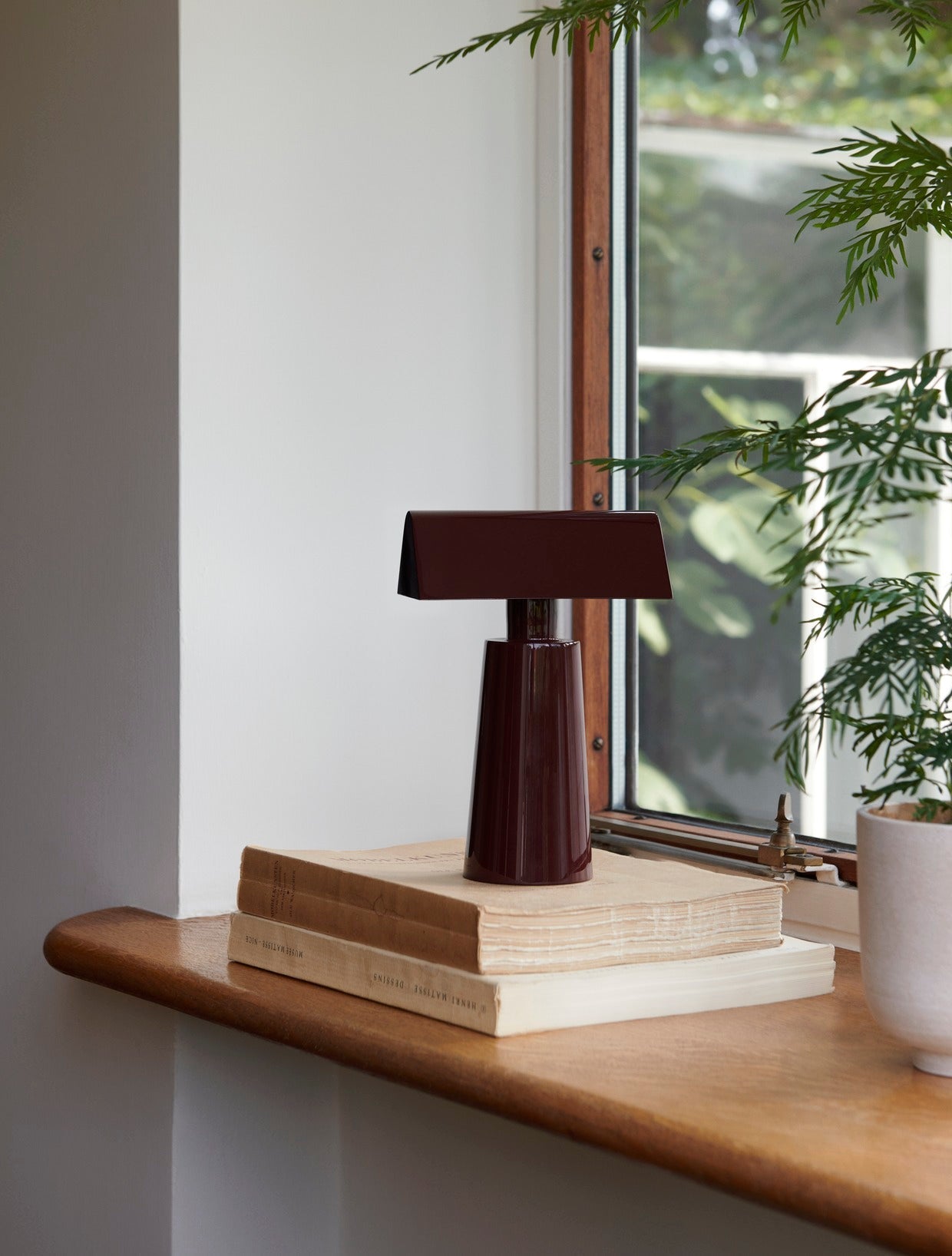 Caret Portable Table Lamp Mf1 by &tradition