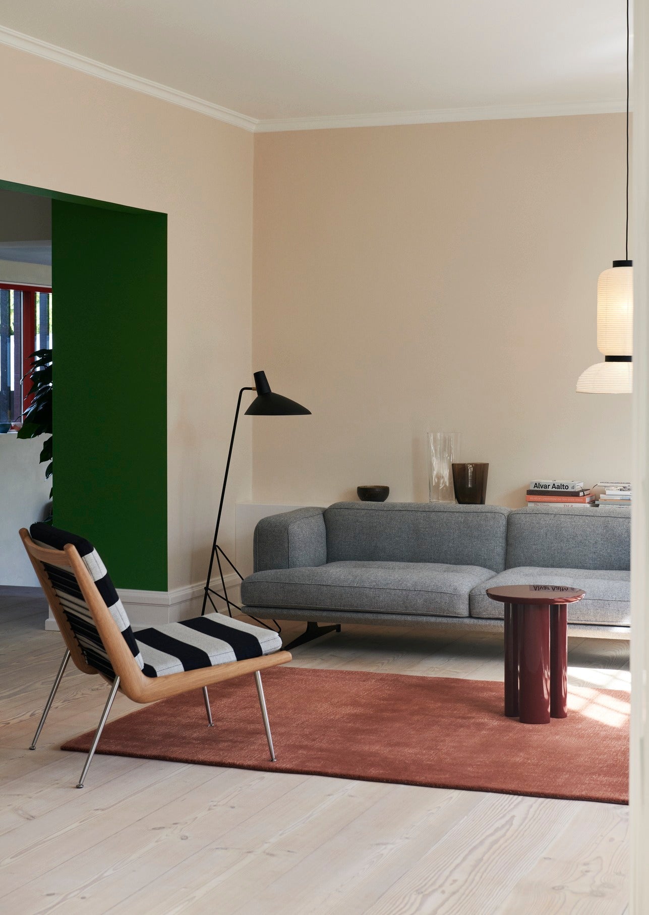 Tripod Hm8 Floor Lamp by &tradition