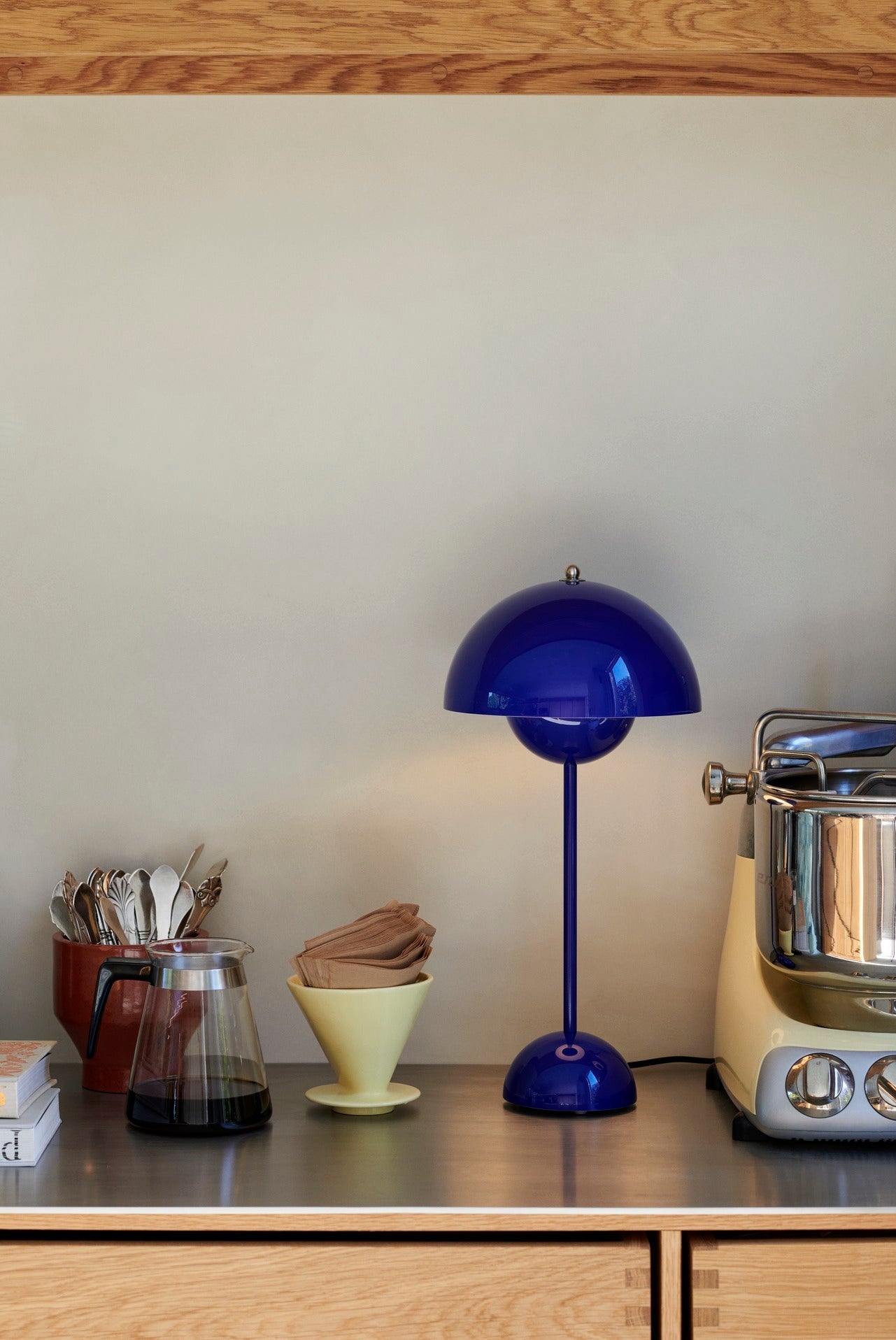 Flowerpot Table Lamp Vp3 by &tradition