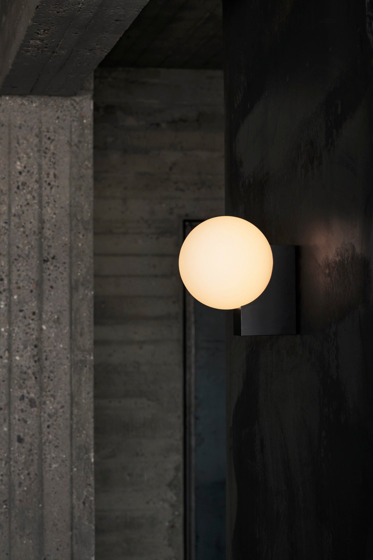 Journey Wall Lamp Shy2 by &tradition