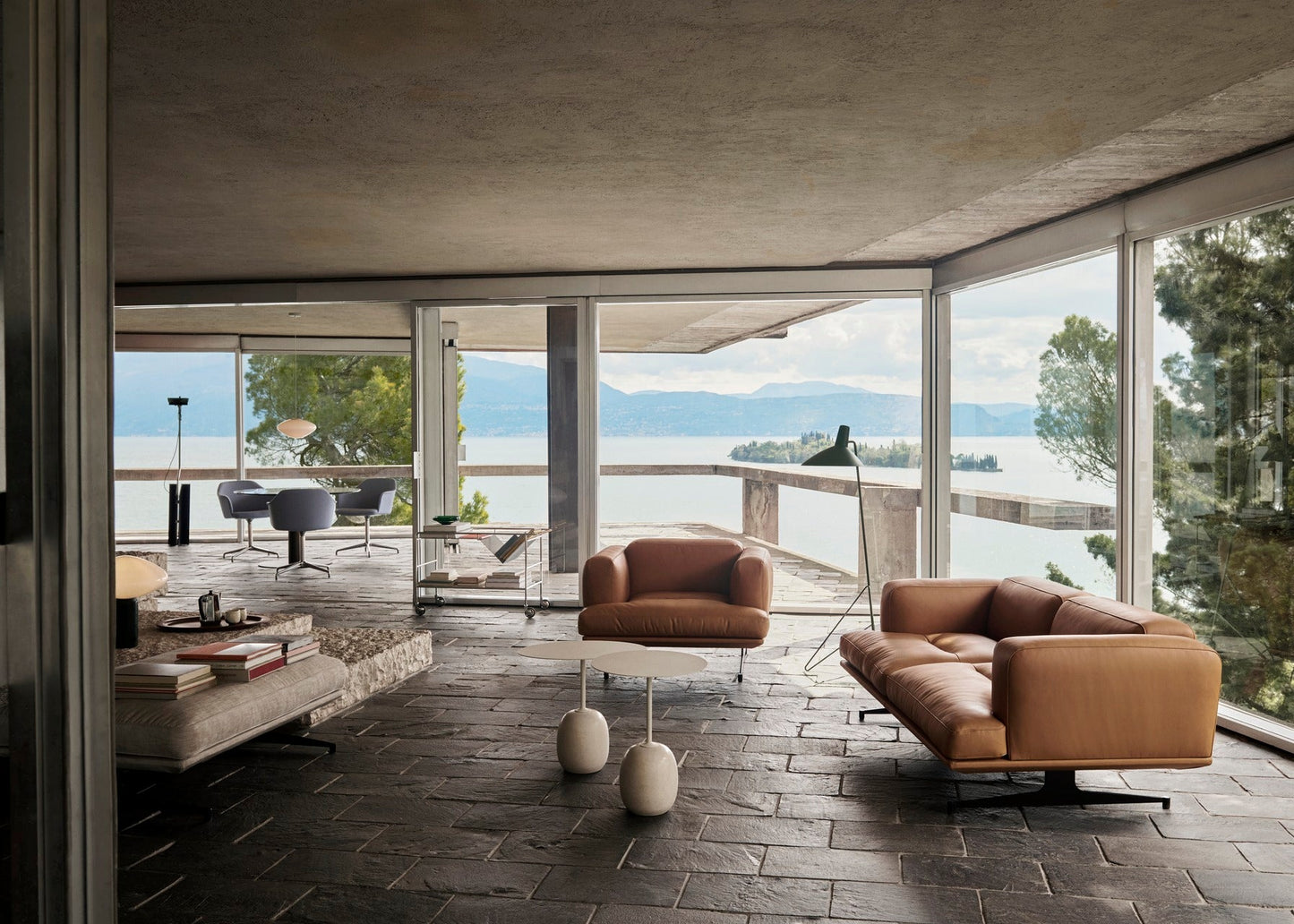 Tripod Hm8 Floor Lamp by &tradition