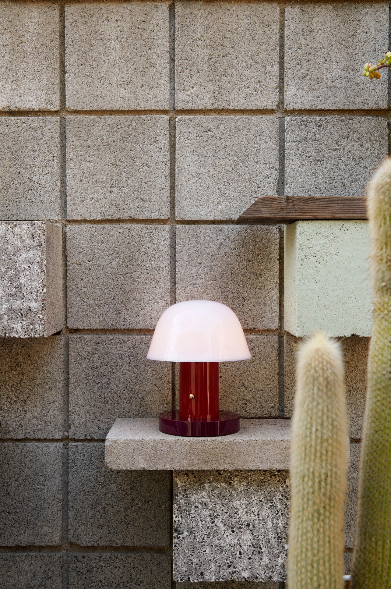 Setago Portable Lamp Jh27 by &tradition