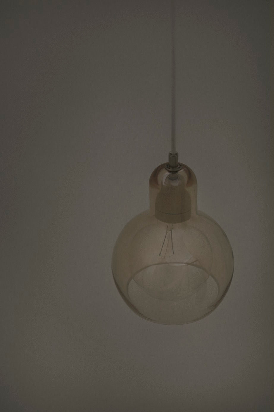 Mega Bulb Sr2 Pendant Light Gold Lustre by &tradition