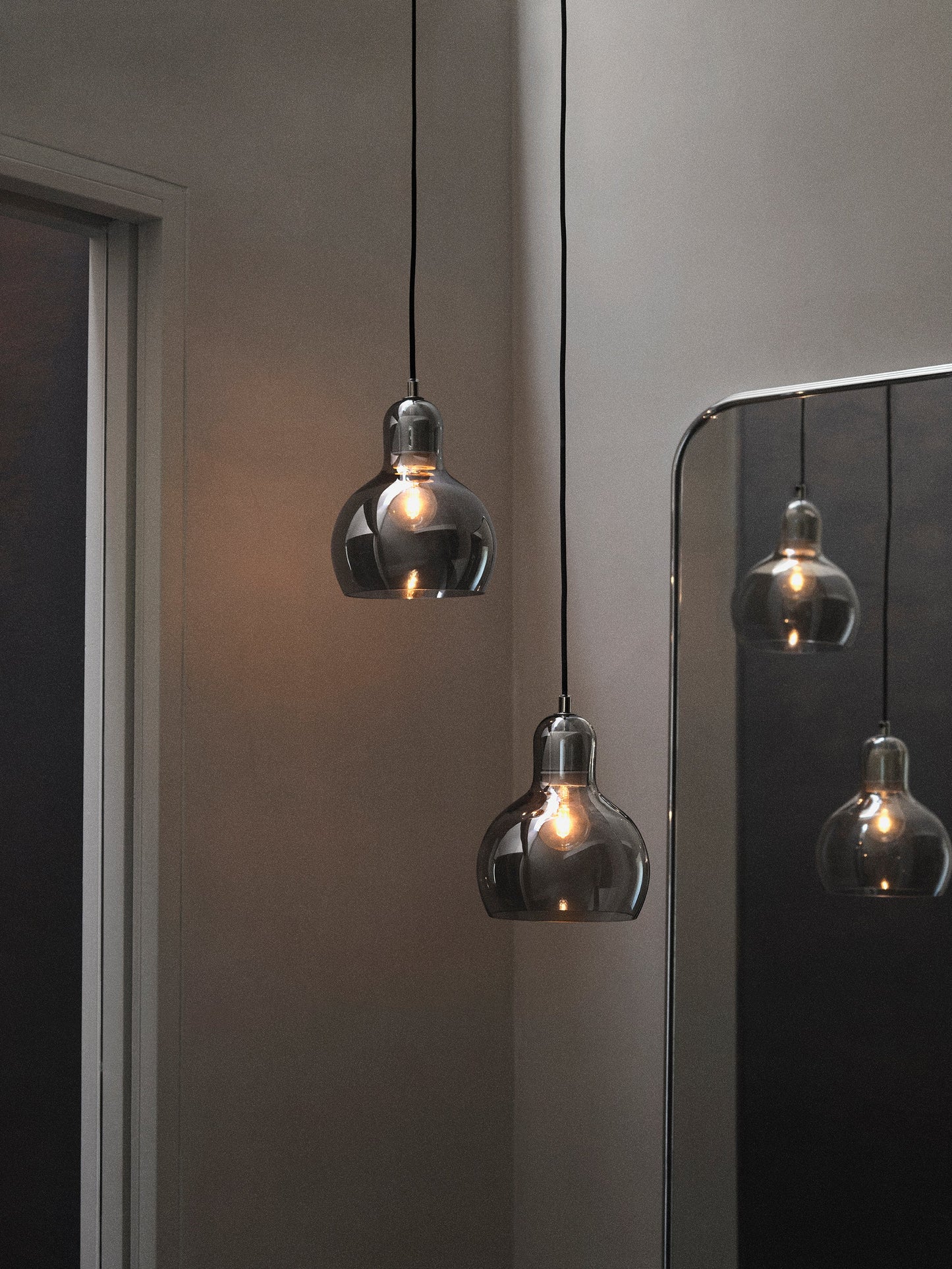 Mega Bulb Sr2 Pendant Light Silver Lustre by &tradition