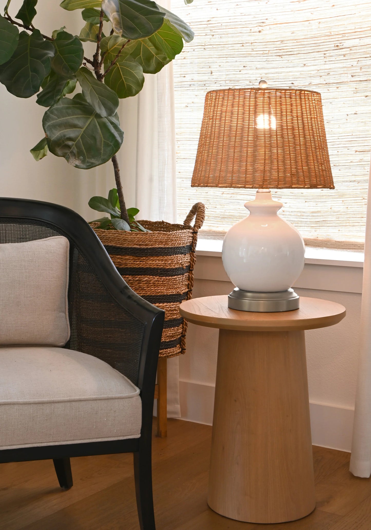 Cordless LED table lamp designed for flexible indoor placement