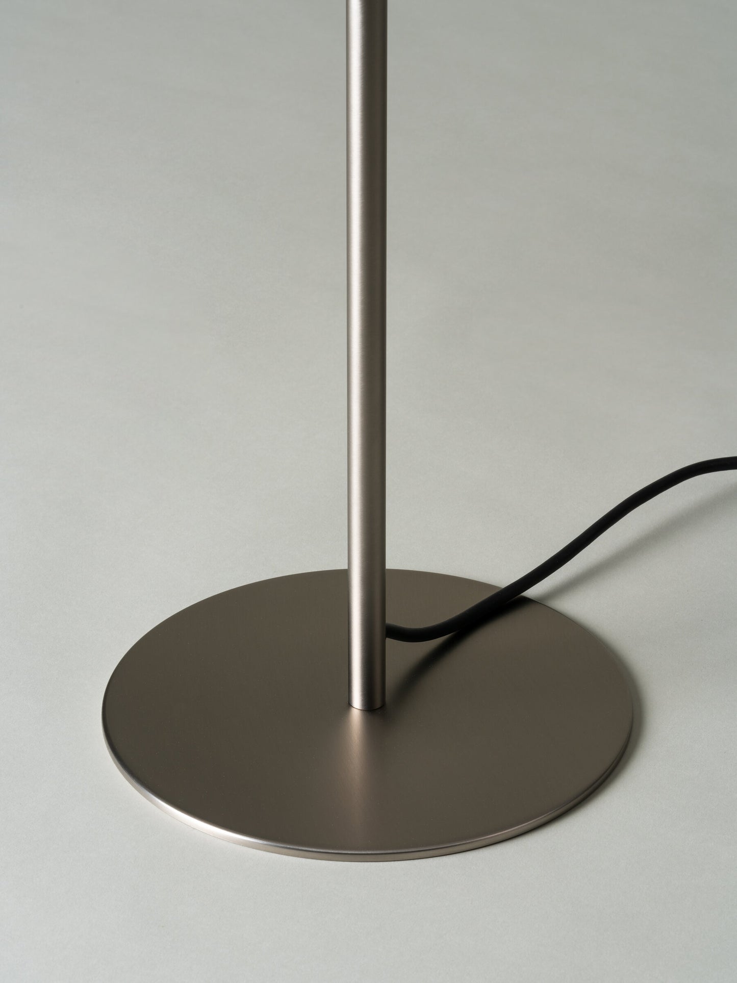 Americana decorative table lamp for hospitality interiors