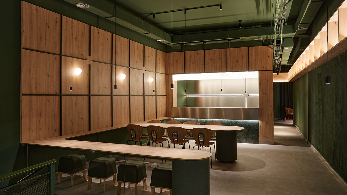 Interior with Anvil Spot S pendant spotlights