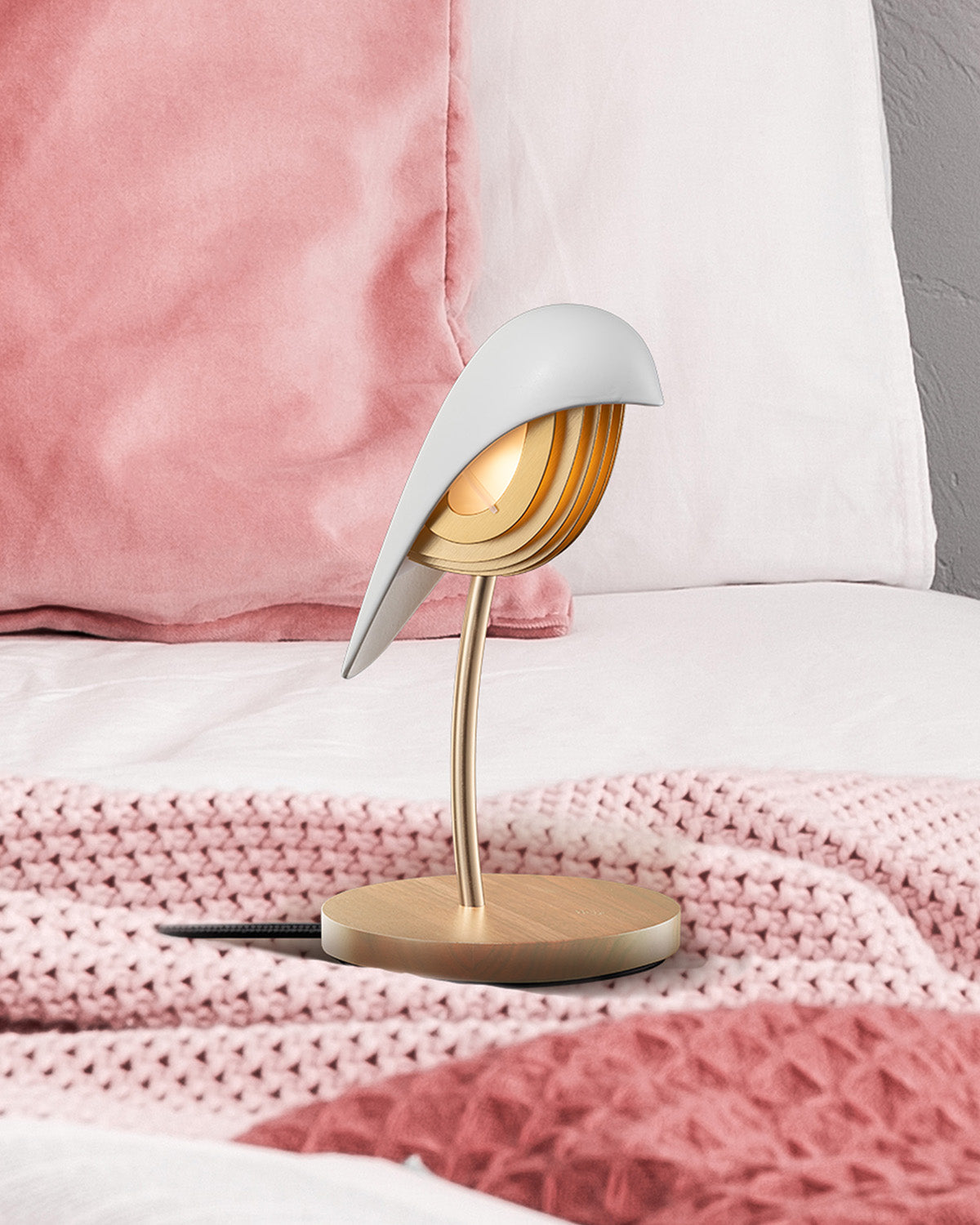 Daqiconcept Bird Ivory White porcelain lamp as a bedside light