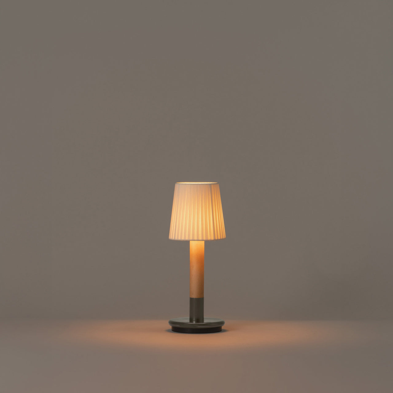 Warm ambient lighting table lamp with touch dimming control and natural ribbon shade