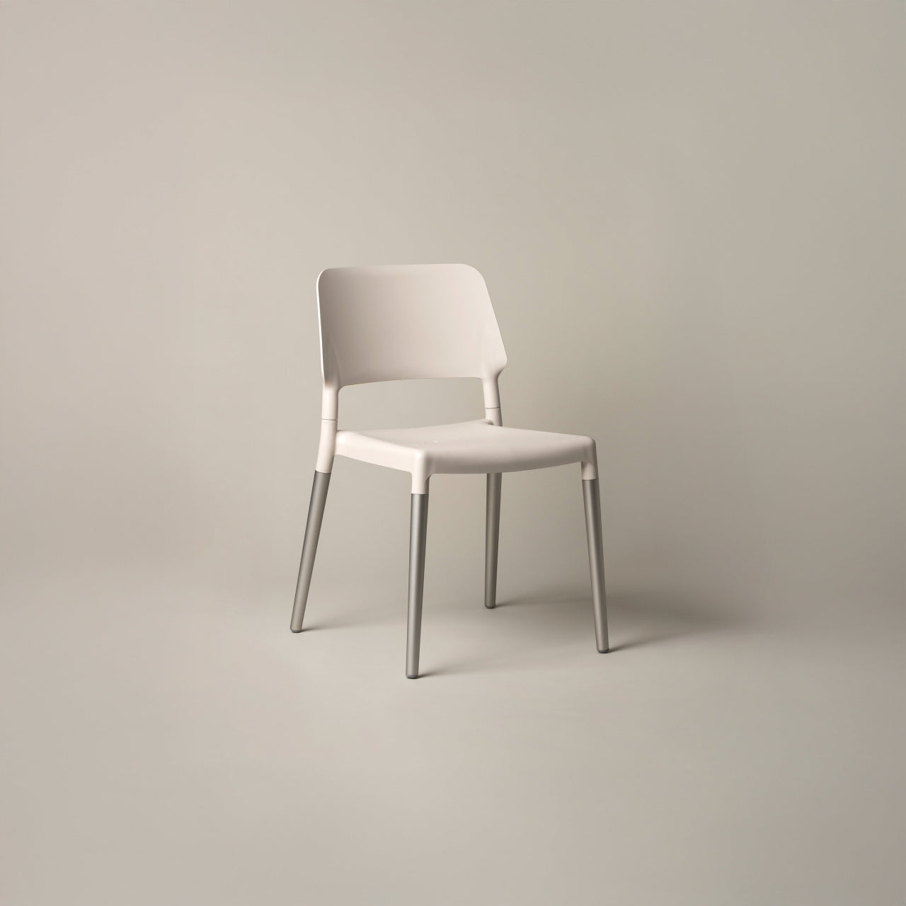 Santa & Cole Belloch Chair in white grey polypropylene with matte anodized aluminum legs for terraces cafés and offices