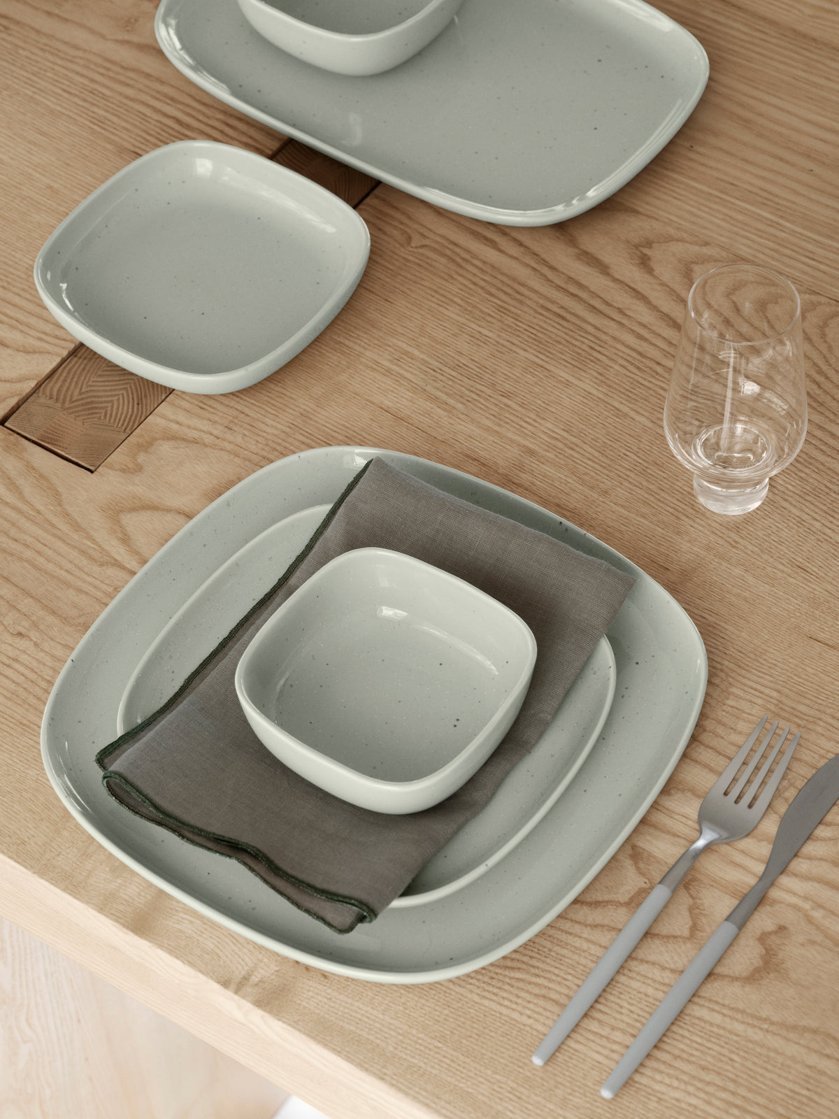 blomus VAHLO Rectangular Stoneware Serving Platter, 12 in – VAHLO serving platter styled with blomus LINEO and MAXIME (2)