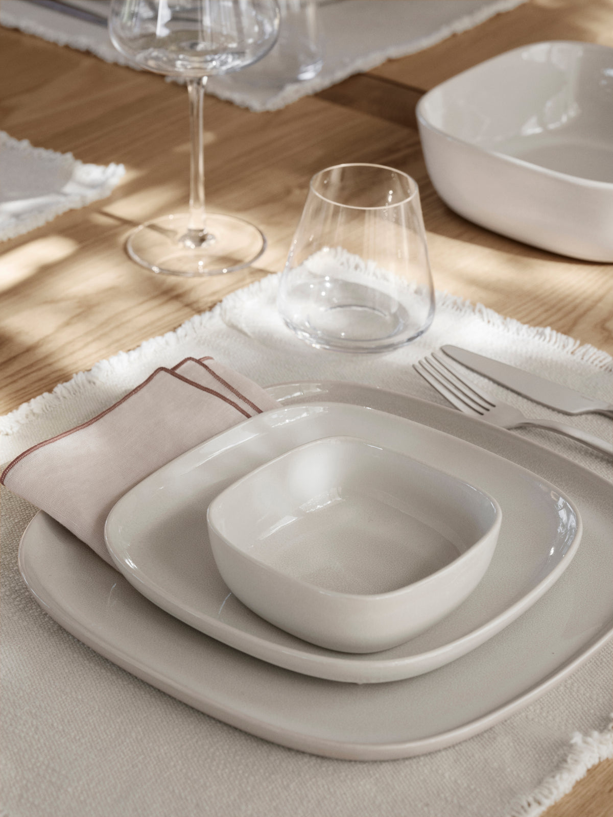 blomus VAHLO Square Stoneware Plates, 3 Sizes – VAHLO plates in a styled setting (3)