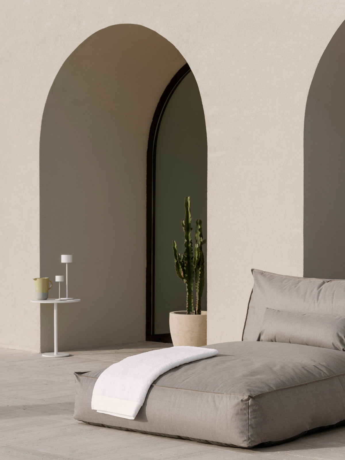 blomus STAY Convertible Outdoor Daybed, 47 x 75 in – STAY outdoor daybed styled with blomus FAROL, RIVA and SABLO