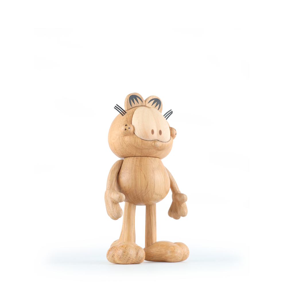 Boyhood Paramount Garfield wooden figure in oak, Large (image 7)