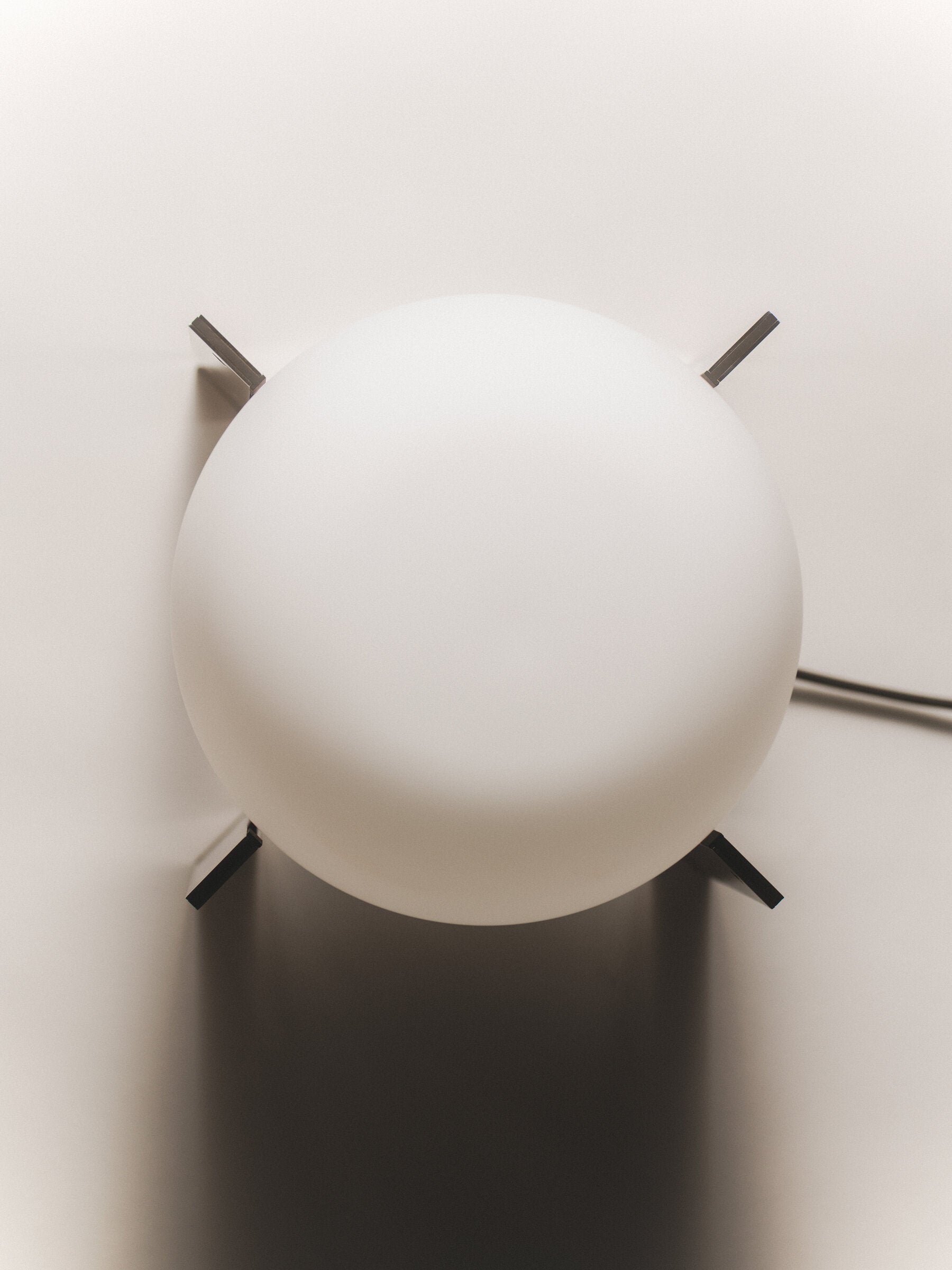 Cesta Metalica table lamp for contemporary home decor