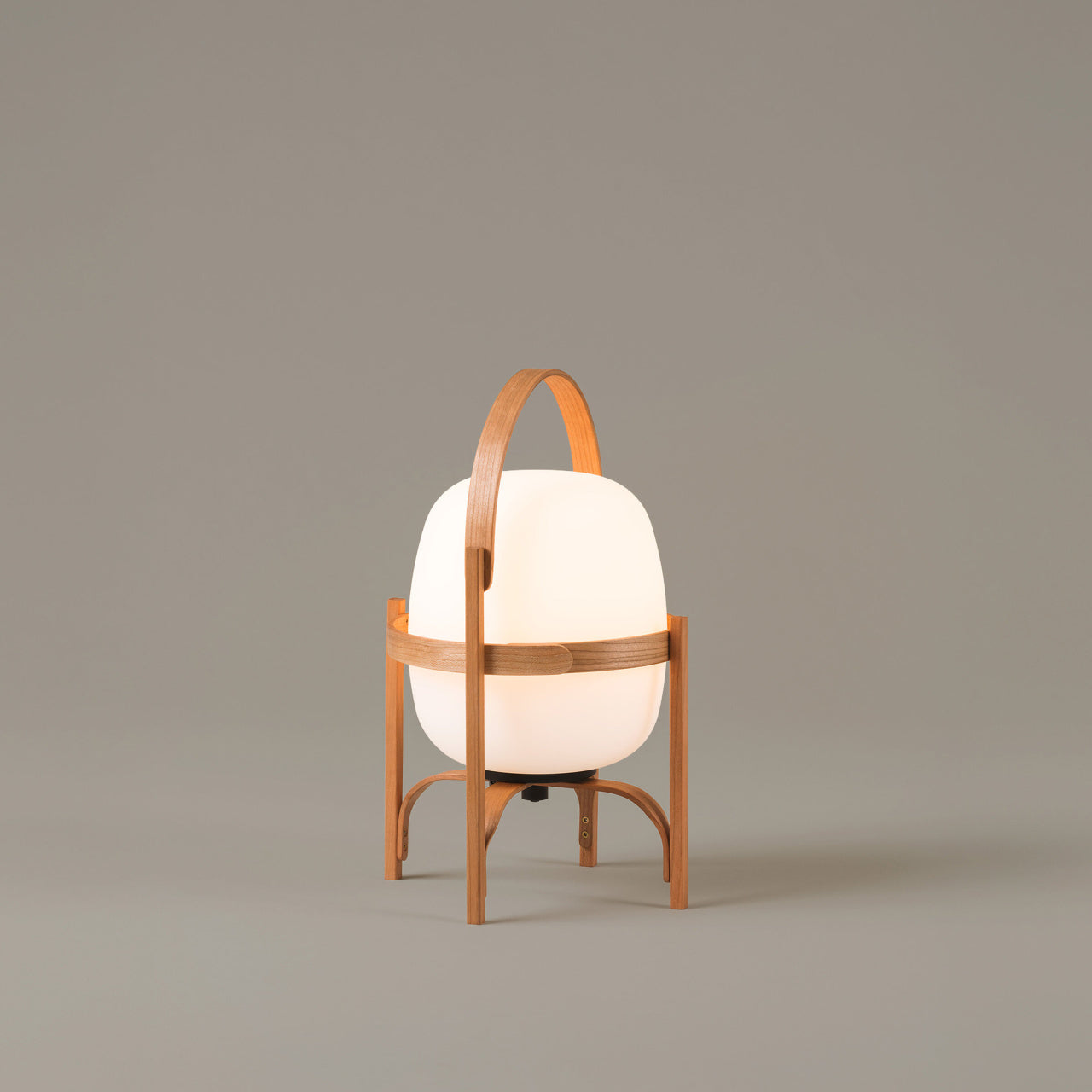 Cestita Batería portable lamp for dining table and lounge spaces