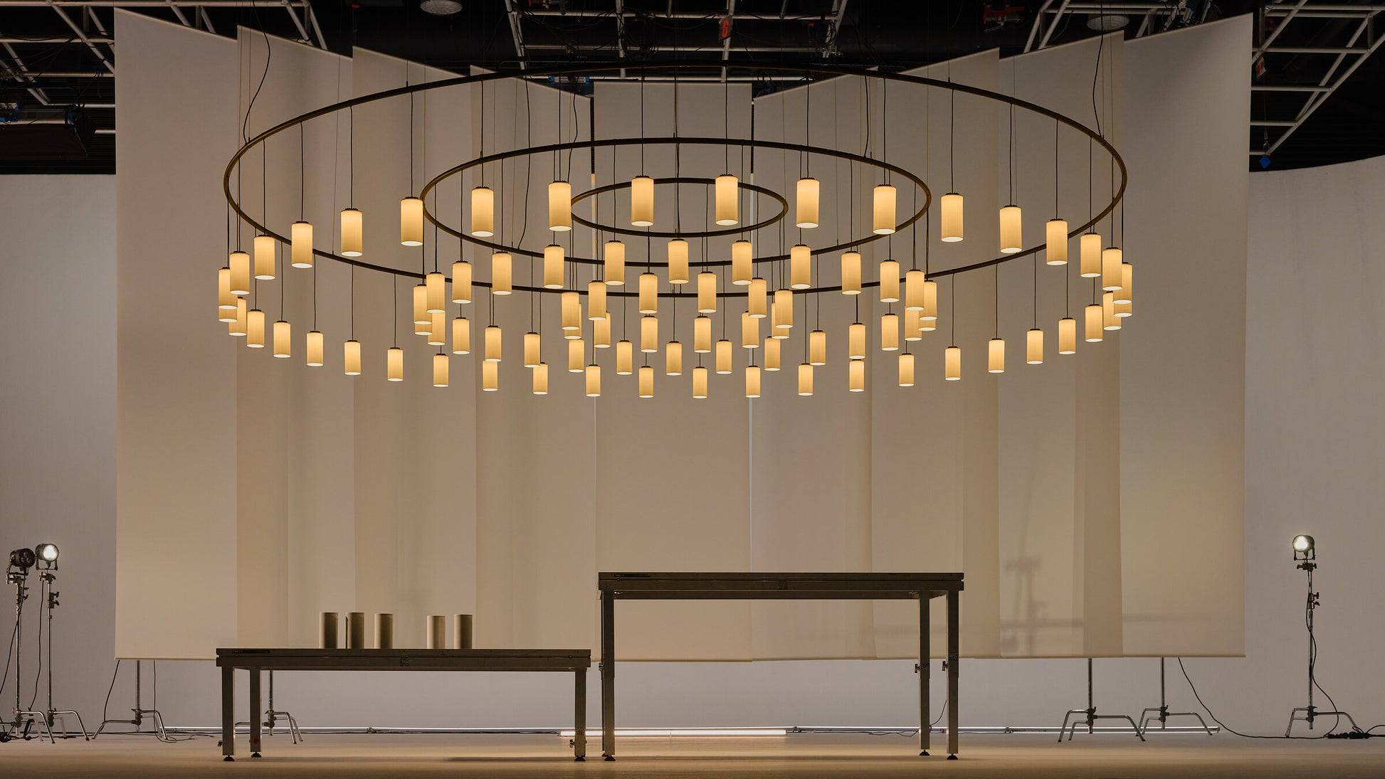 Contemporary decorative ring chandelier with premium craftsmanship