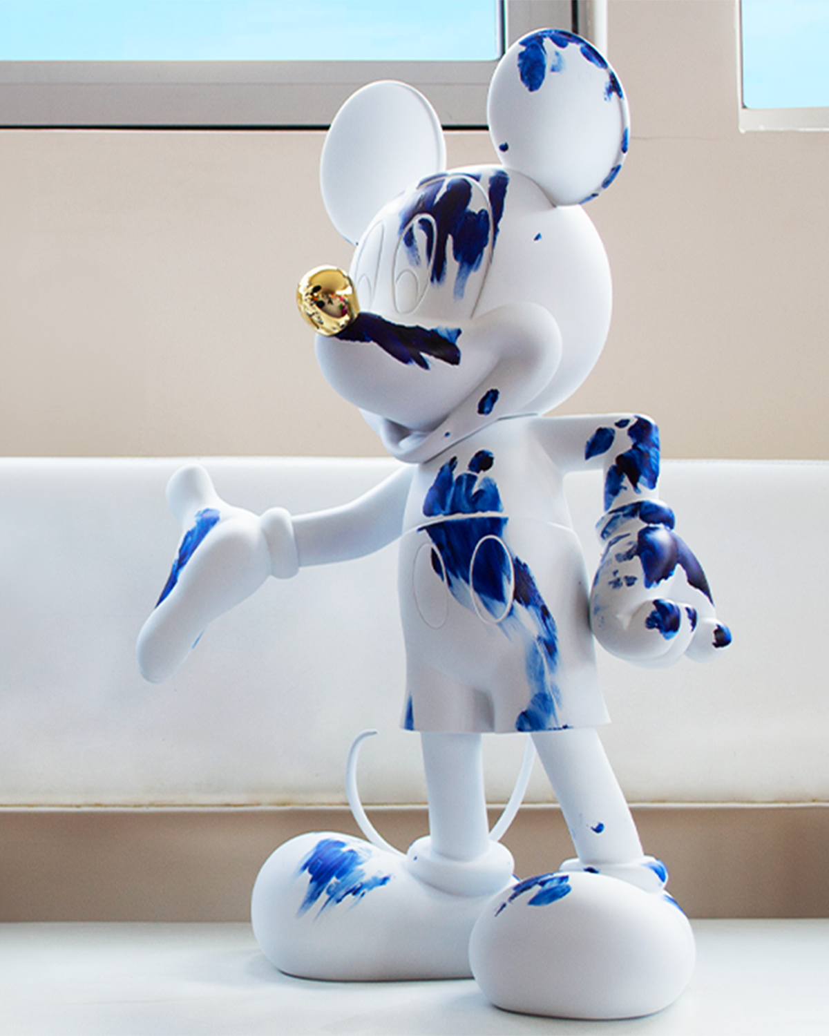 Leblon Delienne One Minute Mickey by Marcel Wanders sculpture in White & Delft Blue, chromed gold nose, 24 inch