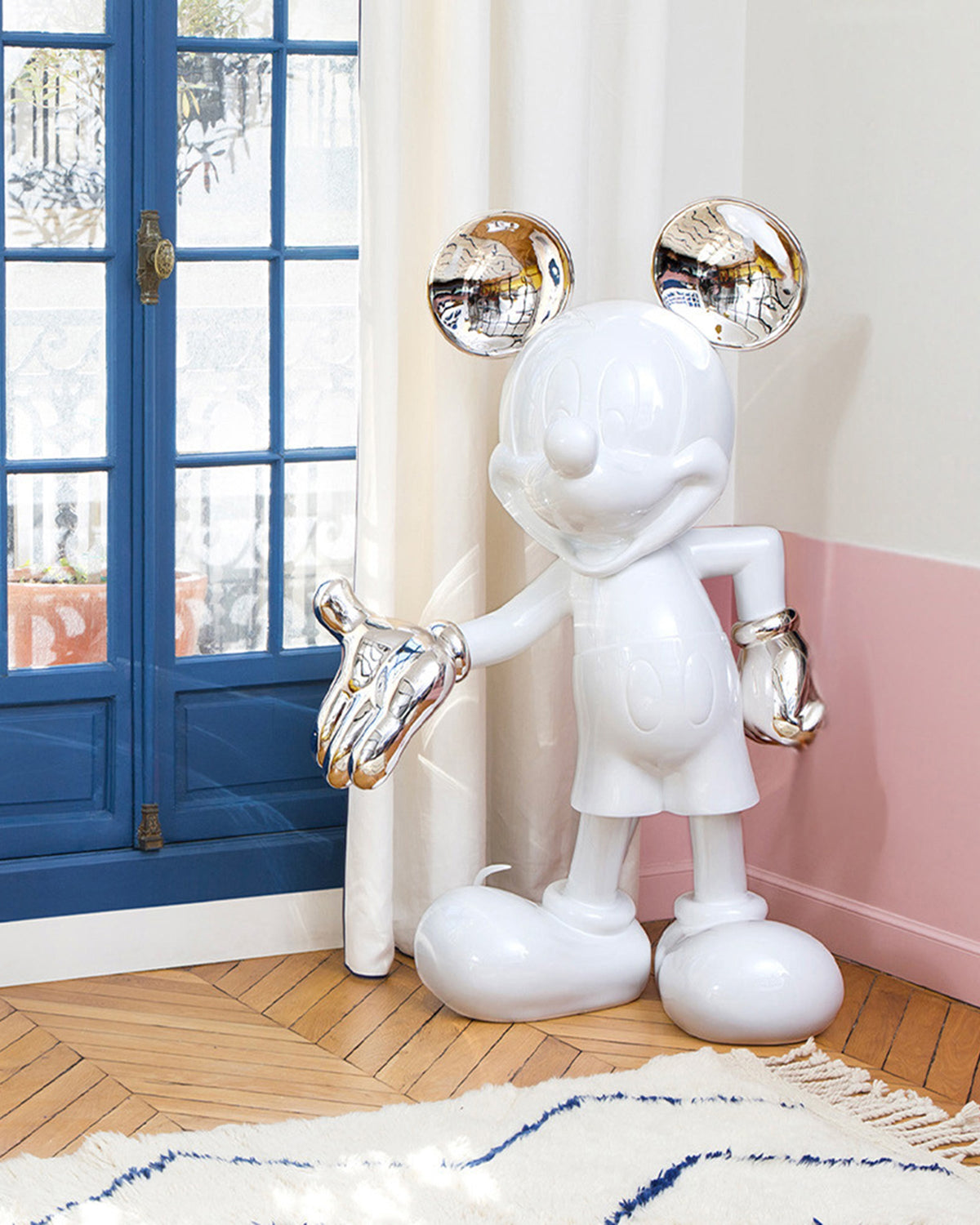 Leblon Delienne Mickey Welcome Life-Size sculpture in White & Silver, 55 inch – view 5