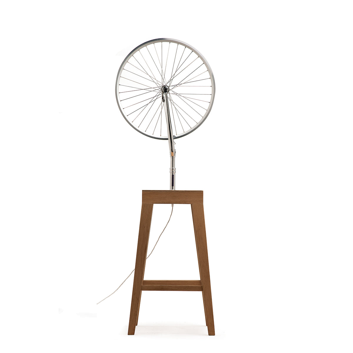 Cyclampa Marcel lamp, side angle of wheel, fork and oak stool
