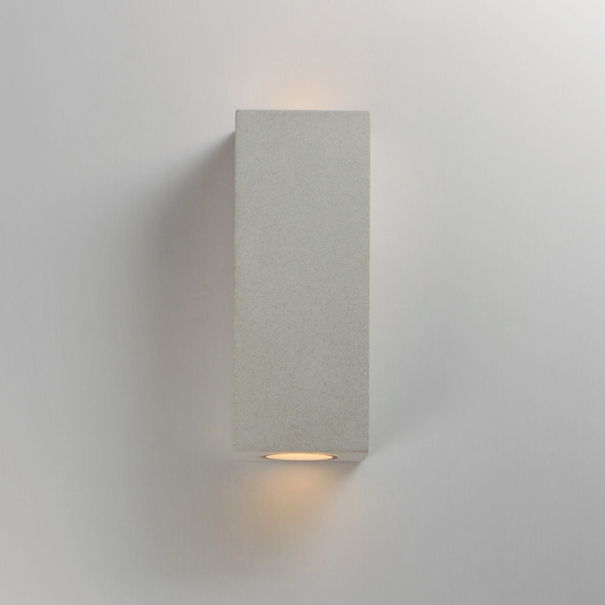 Pilar 2-Light LED Outdoor Wall Sconce Sandstone by ET2