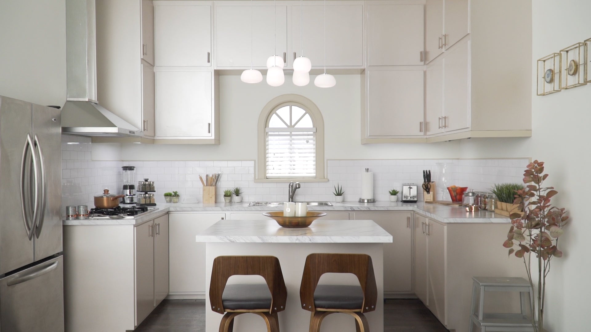 Puffs 6-Light LED Pendant White by ET2
