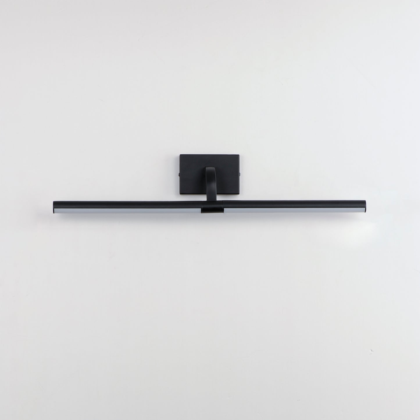 Mona 18" LED Picture Light Black by ET2