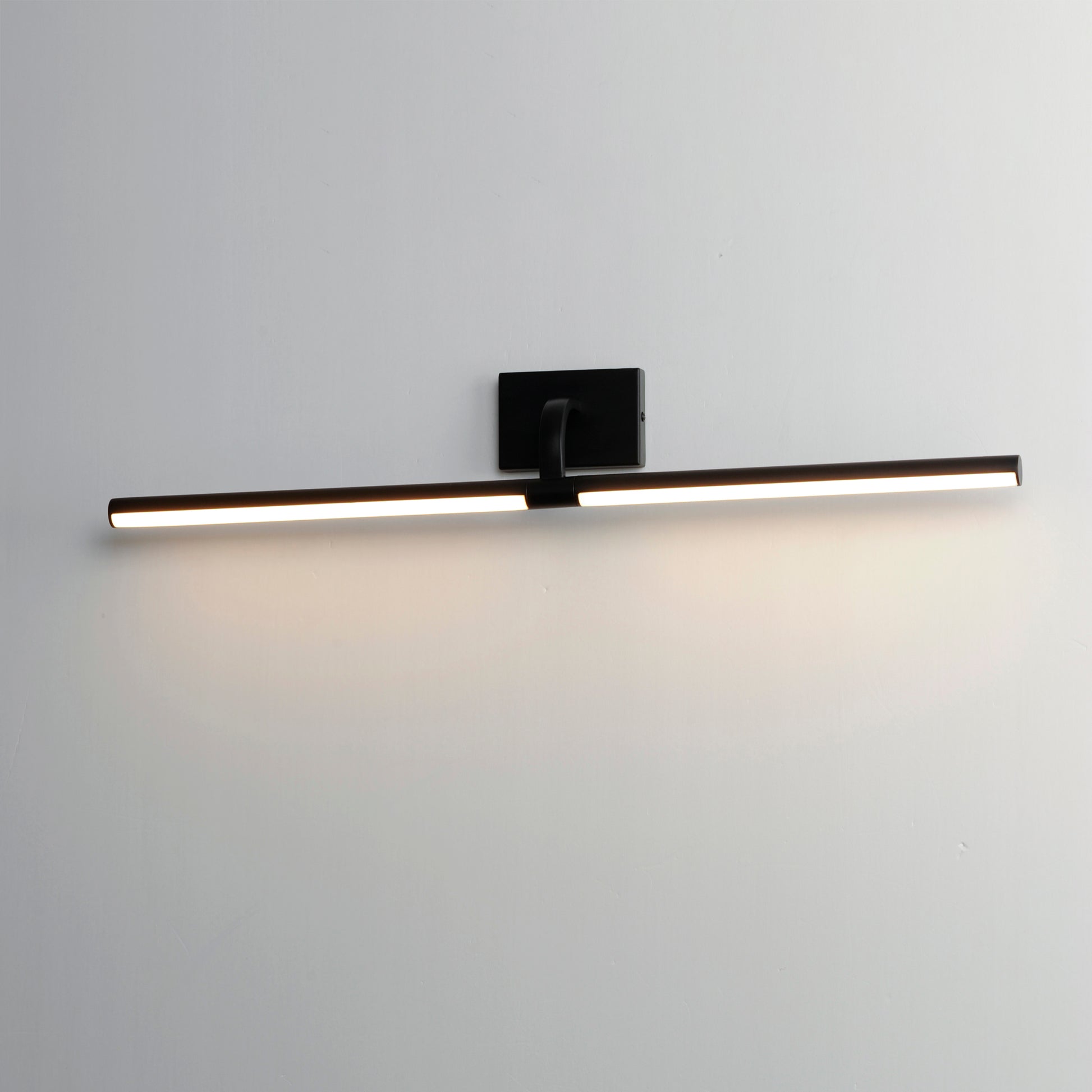 Mona 30" LED Picture Light Black by ET2