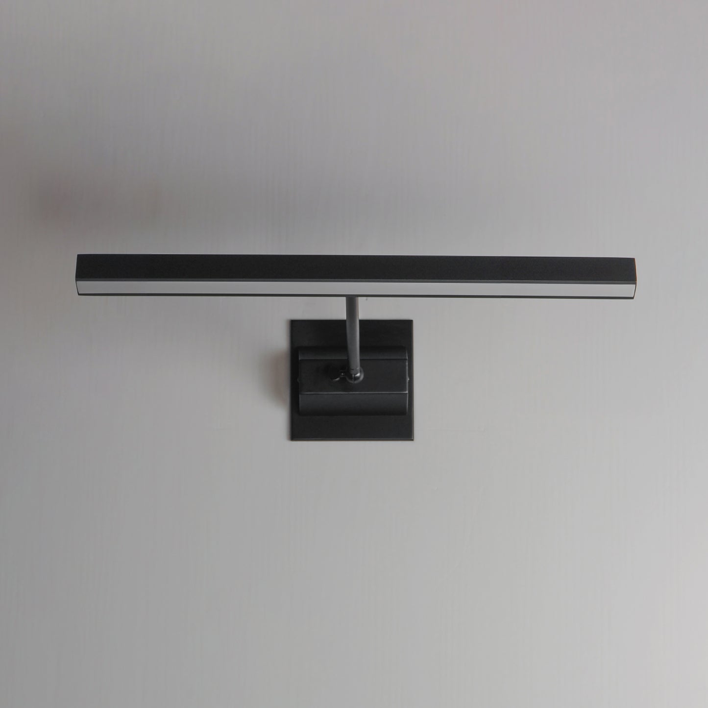 Pasha 23" LED Picture Light Black by ET2