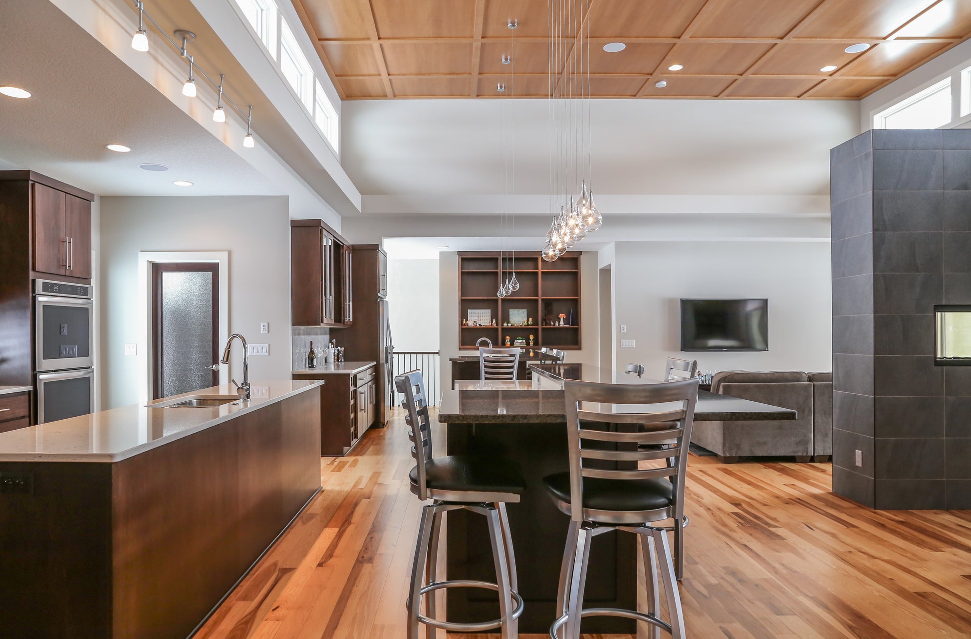 Larmes LED Pendant Polished Chrome by ET2