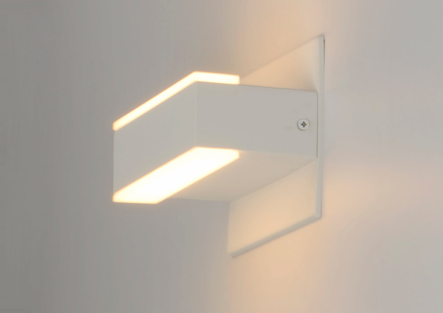 Omni 7" LED Wall Sconce White by ET2