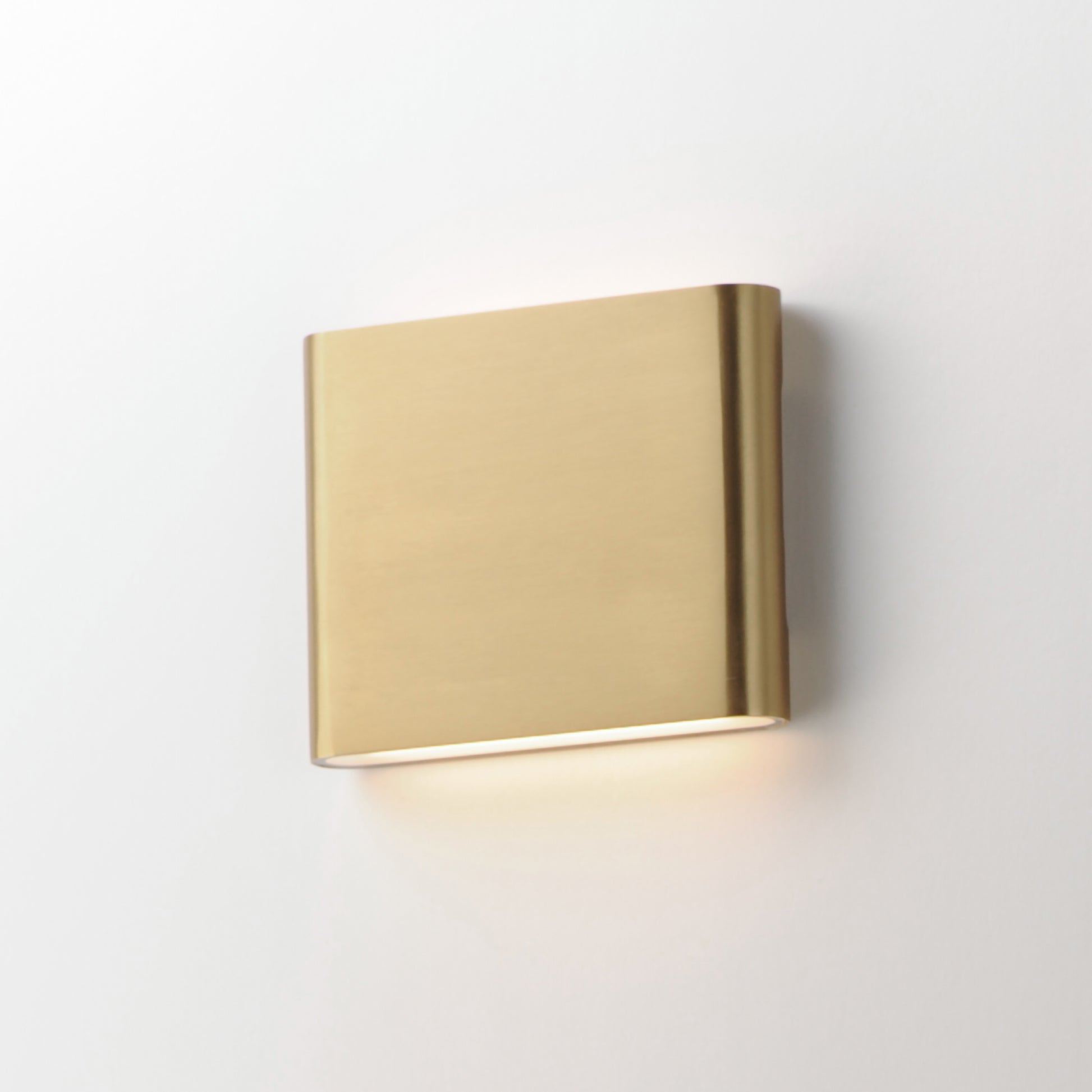 Spartan 7.75" Indoor Wall Sconce Natural Aged Brass by ET2