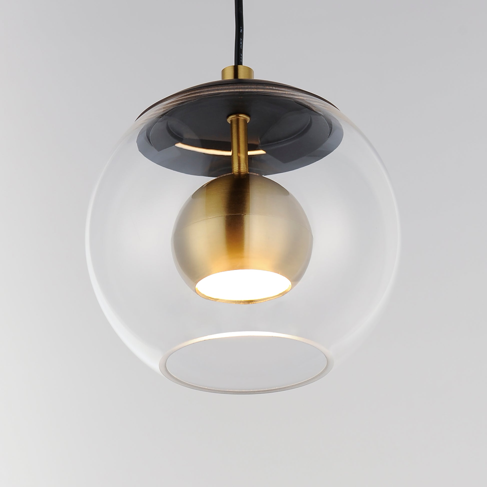 Nucleus 7" LED Pendant Black/Natural Aged Brass by ET2