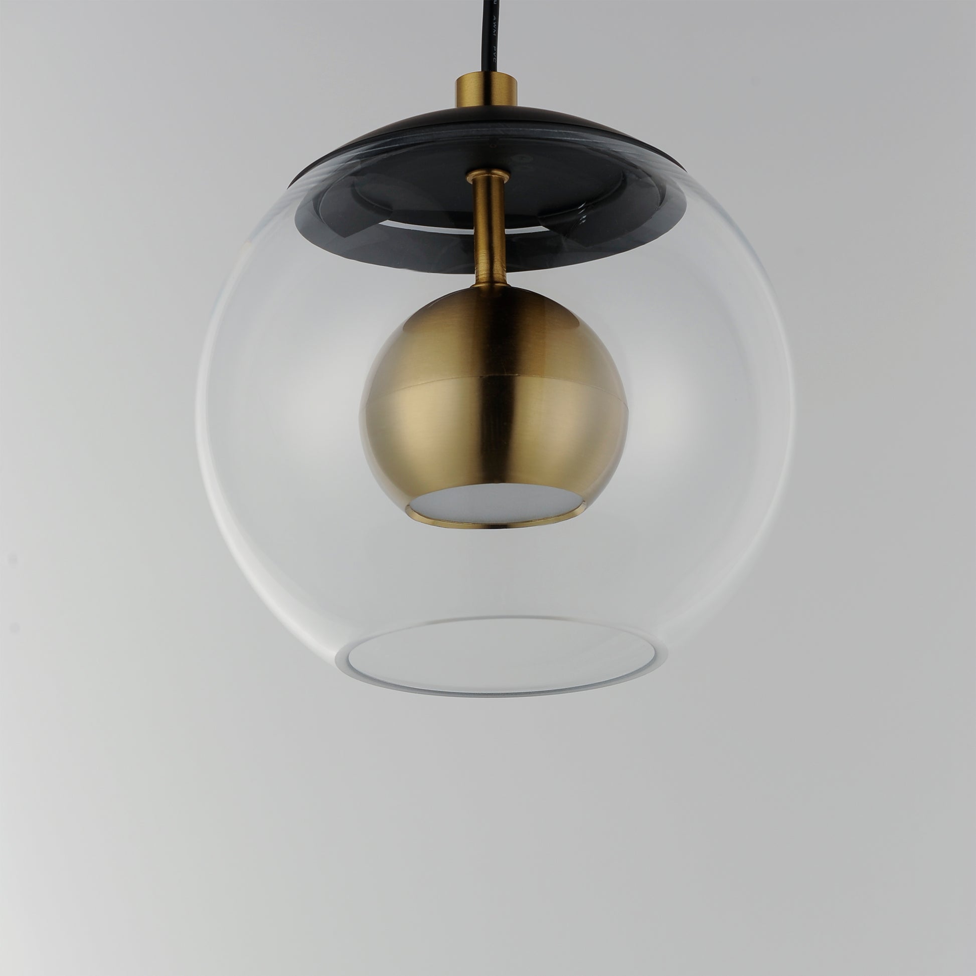 Nucleus 7" LED Pendant Black/Natural Aged Brass by ET2