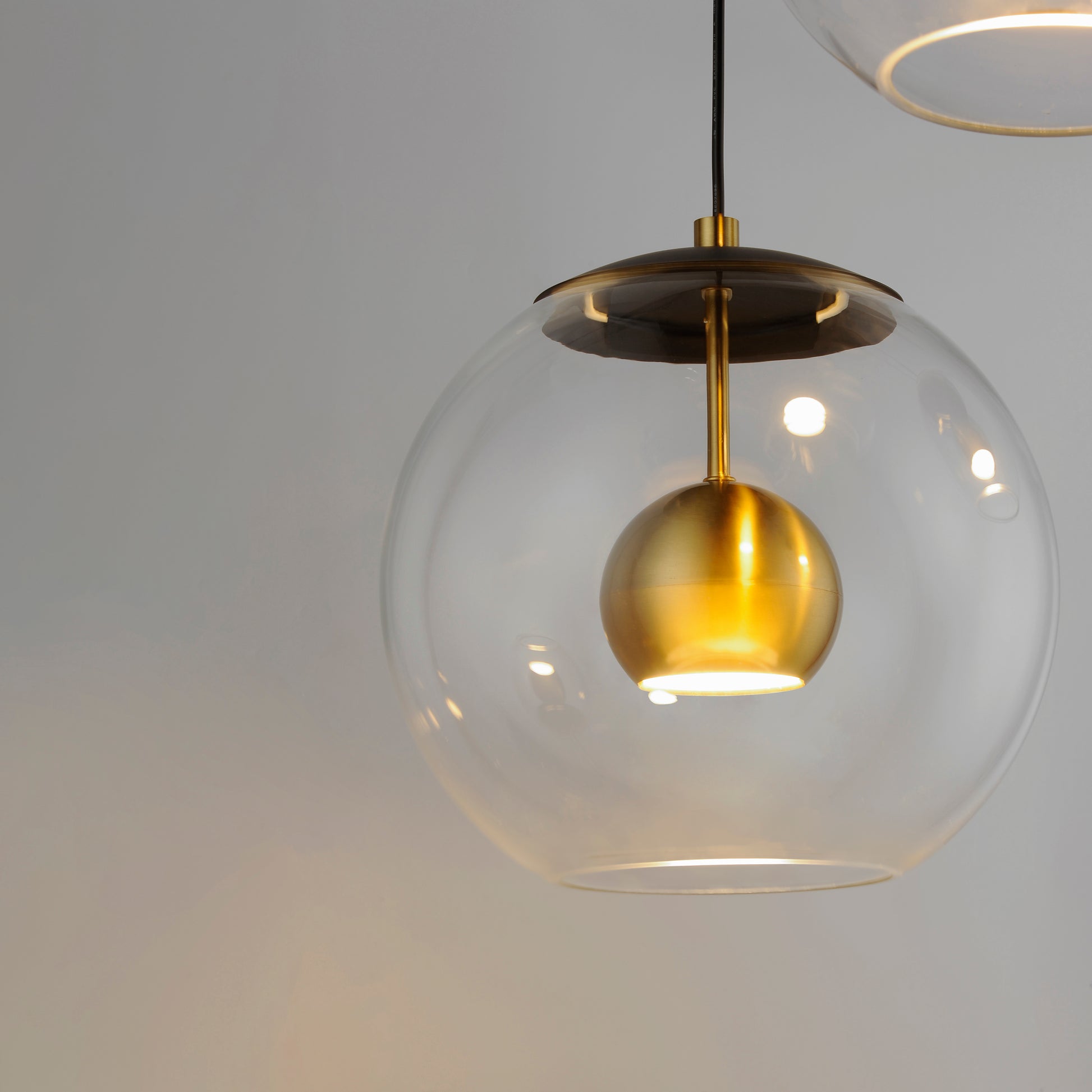 Nucleus 3-Light LED Pendant Black/Natural Aged Brass by ET2
