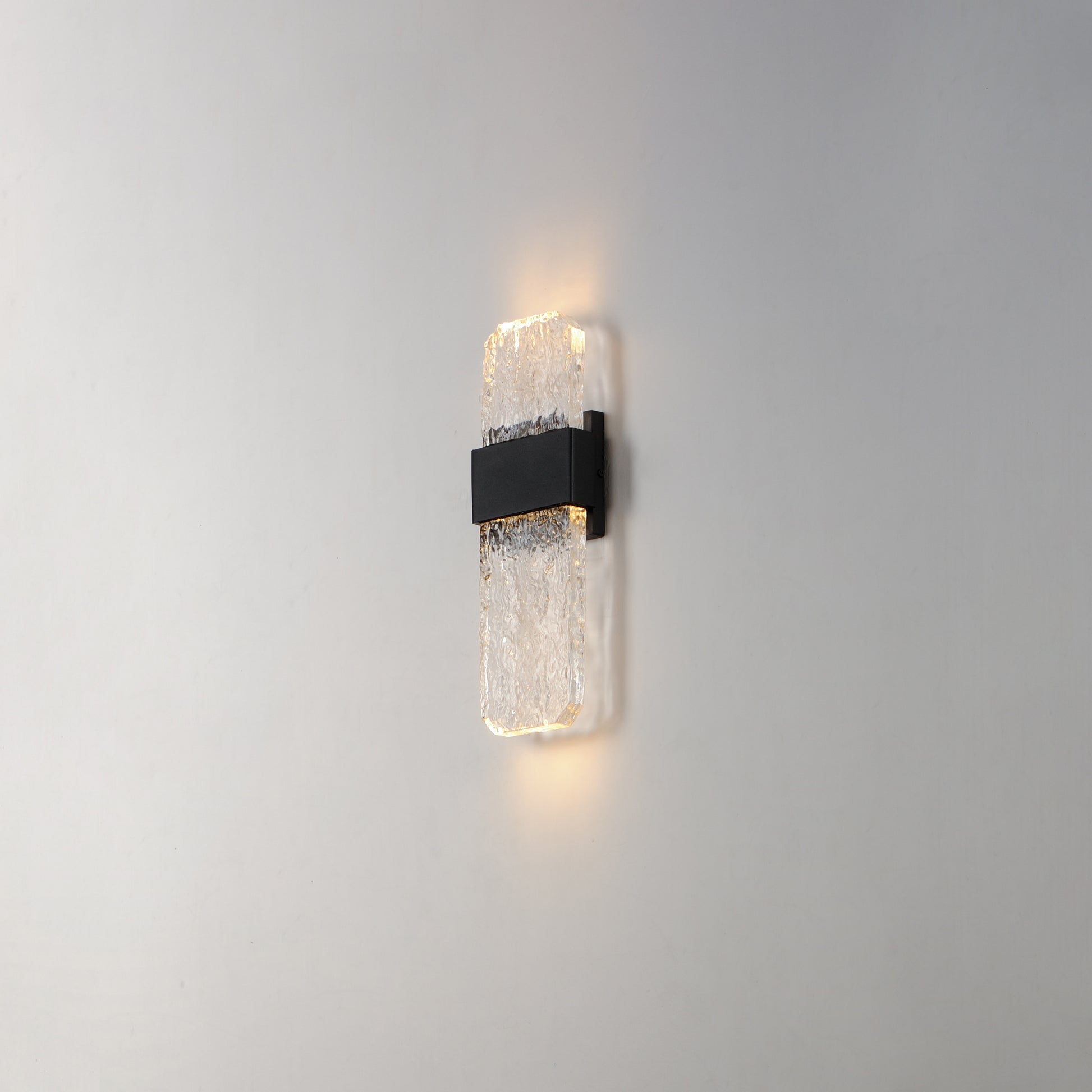 Rune LED Outdoor Wall Sconce Medium Black by ET2