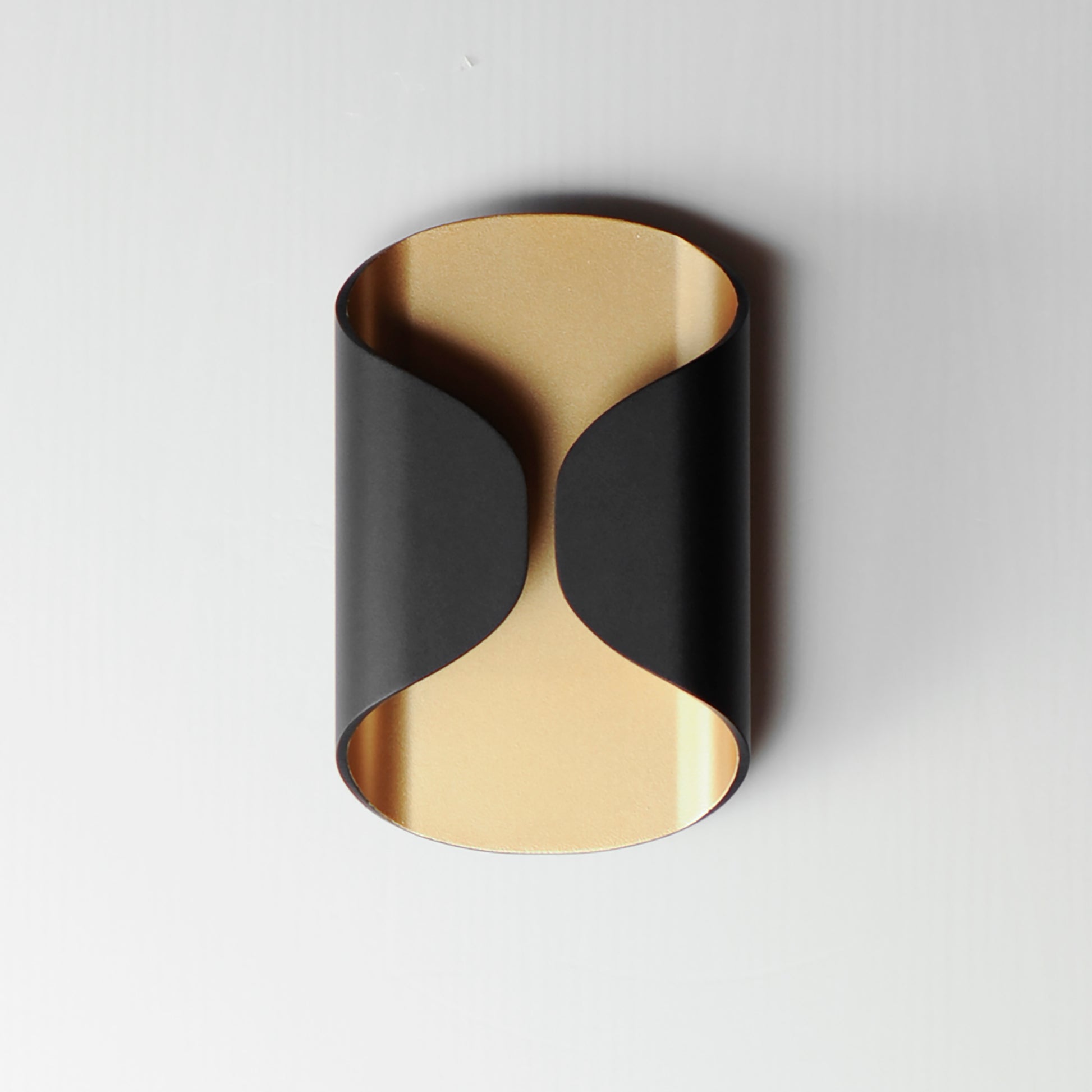 Folio 10" LED Outdoor Wall Sconce Black/Gold by ET2