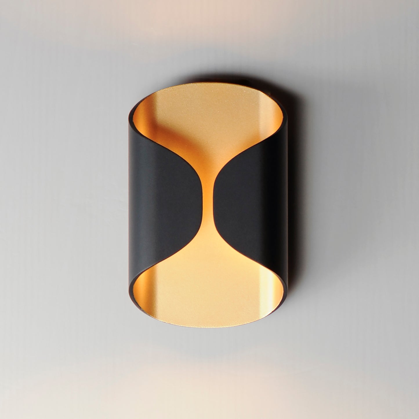 Folio 10" LED Outdoor Wall Sconce Black/Gold by ET2