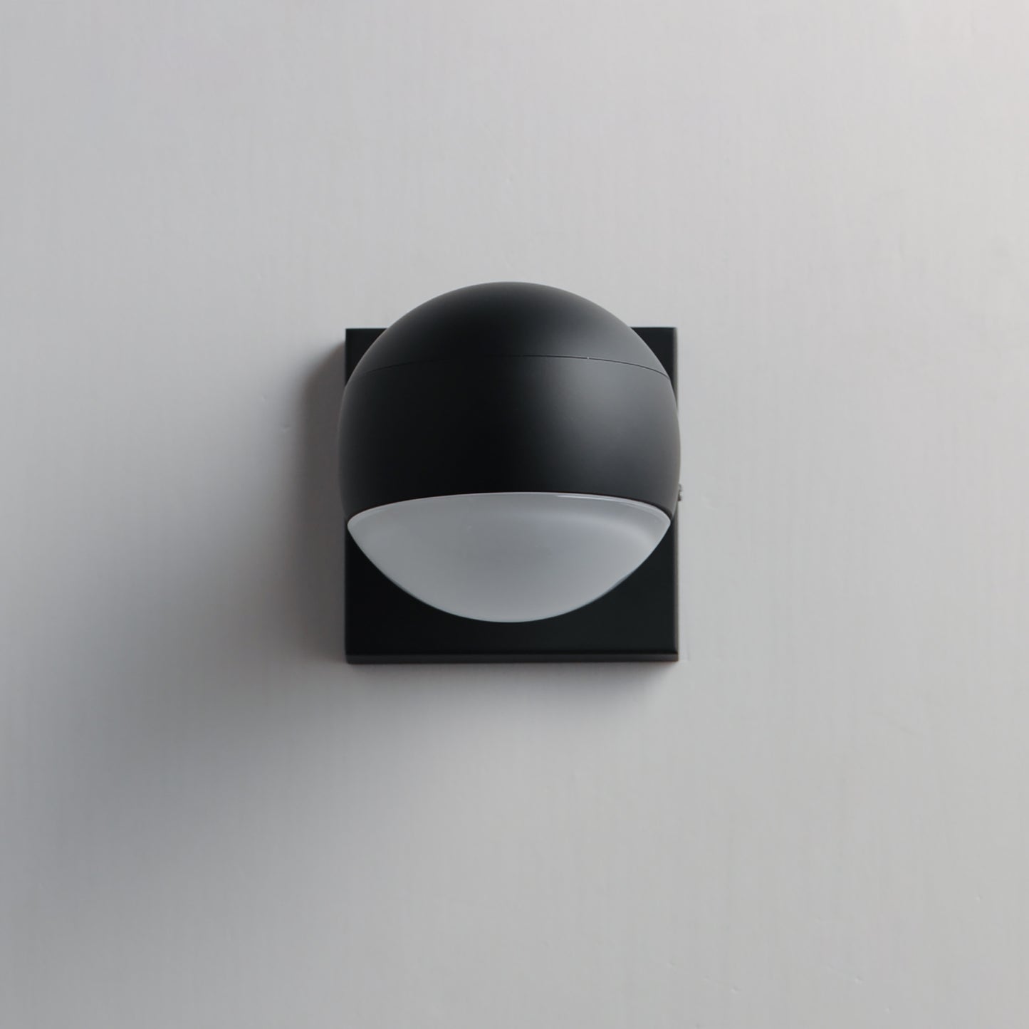 Modular Globe LED Sconce Black by ET2