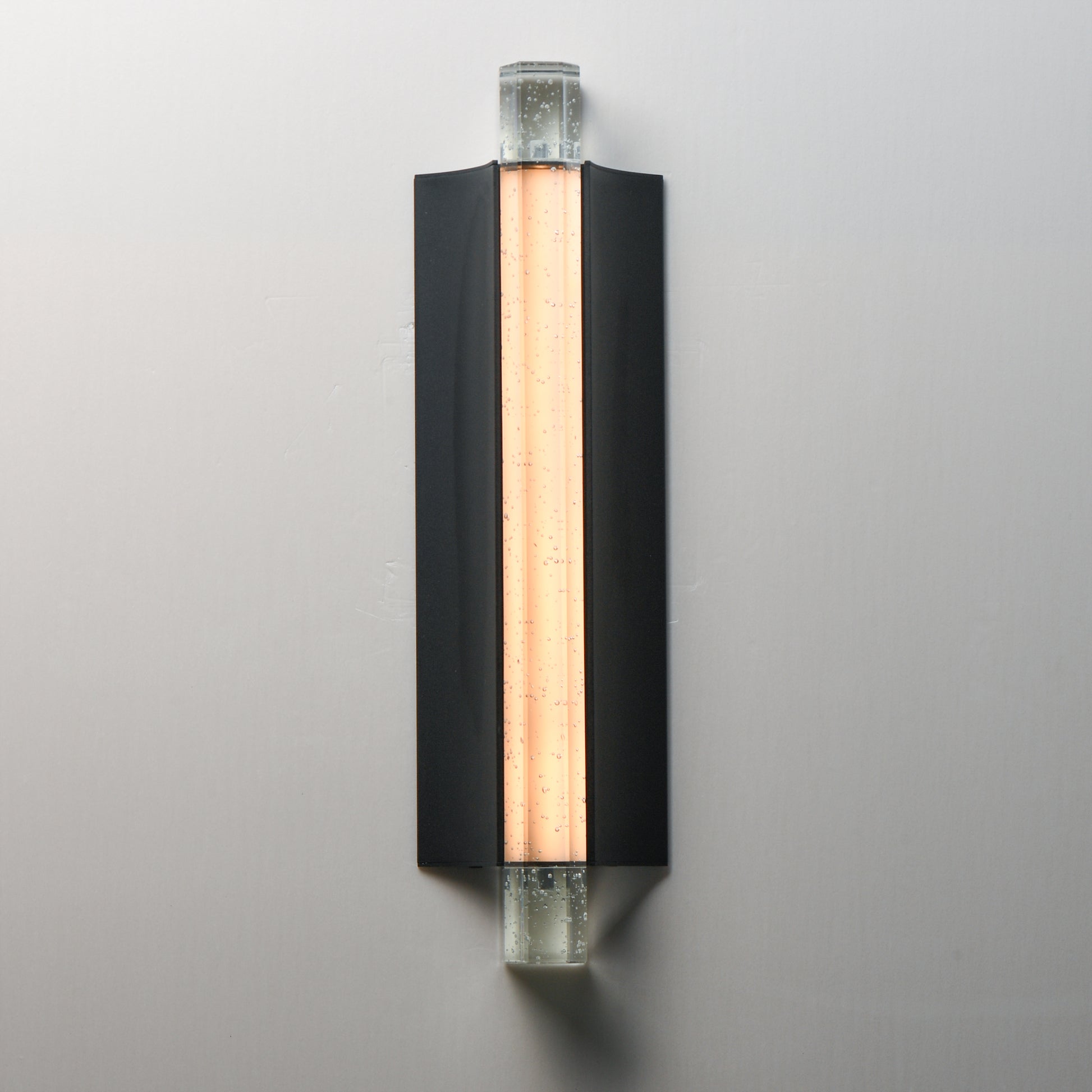 Hyperion Outdoor 18" LED Outdoor Wall Sconce Black by ET2